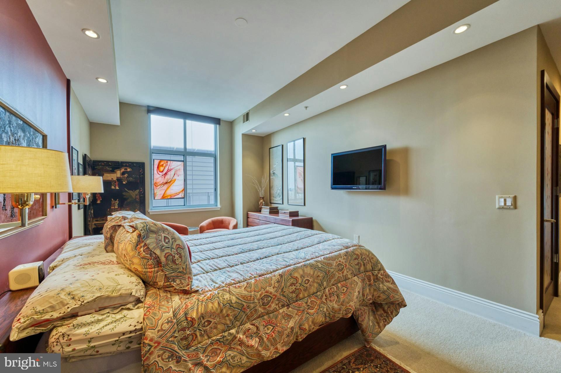 MIDTOWN AT RESTON TOWN CENTER - Residential