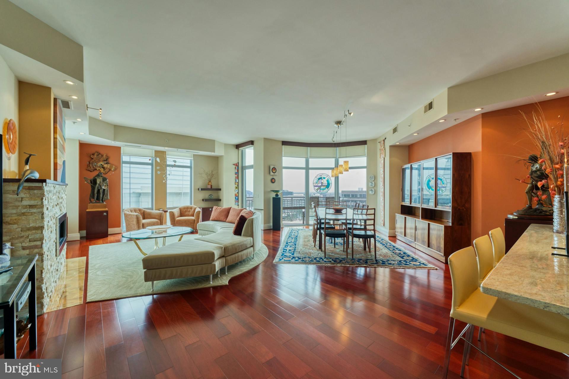 MIDTOWN AT RESTON TOWN CENTER - Residential