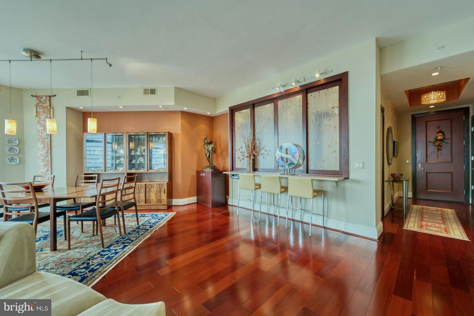 MIDTOWN AT RESTON TOWN CENTER - Residential