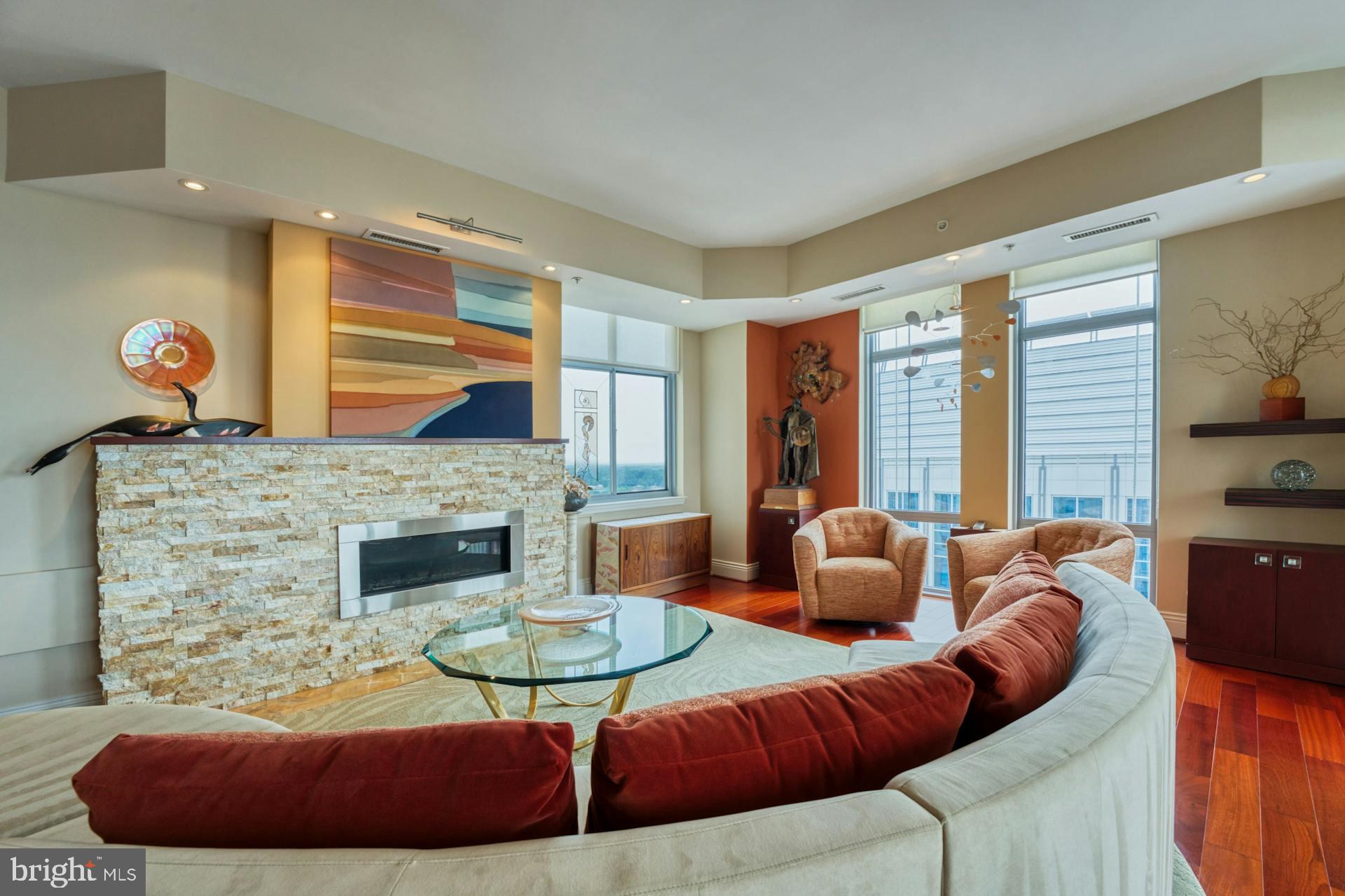 MIDTOWN AT RESTON TOWN CENTER - Residential