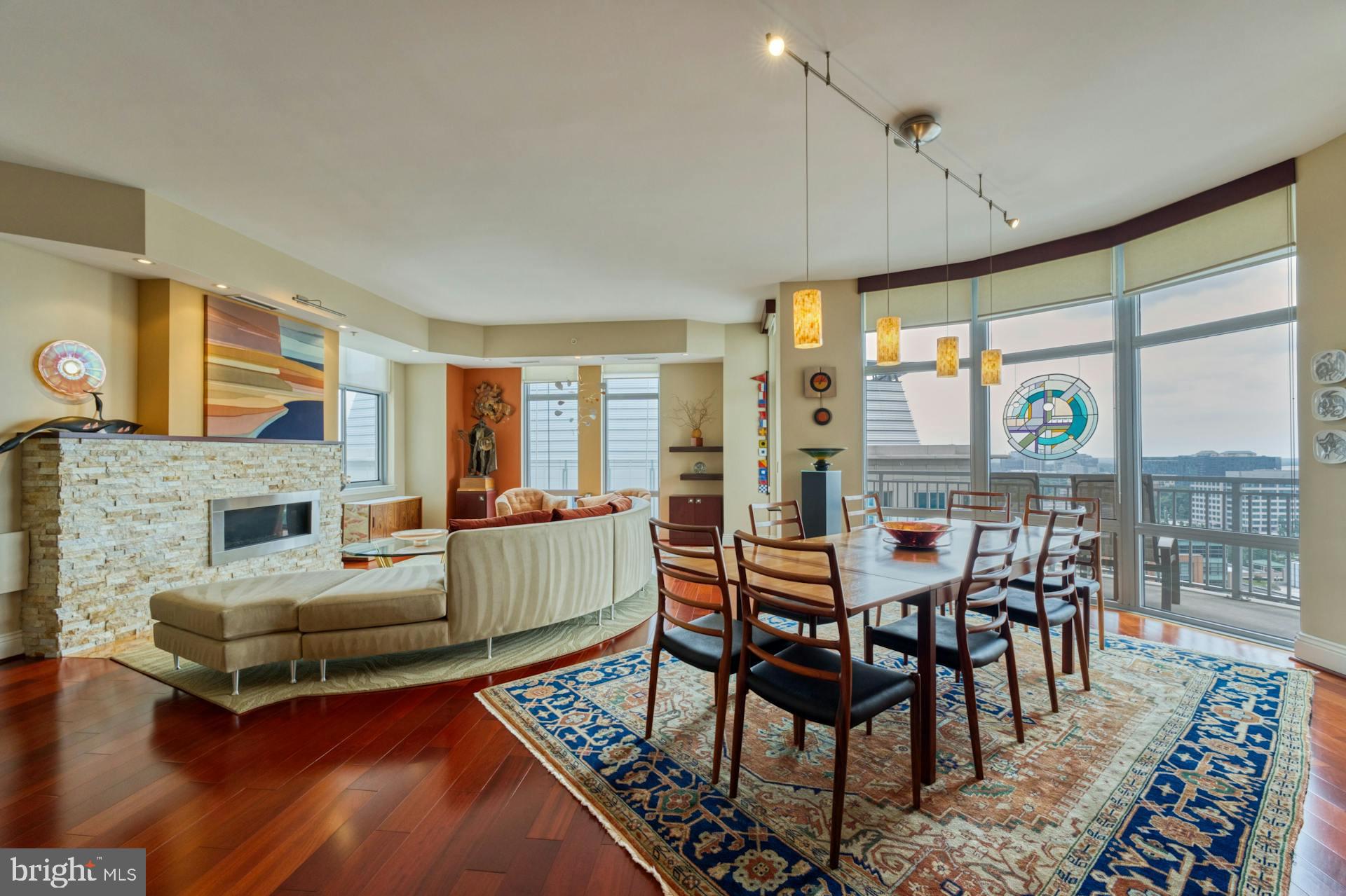 MIDTOWN AT RESTON TOWN CENTER - Residential