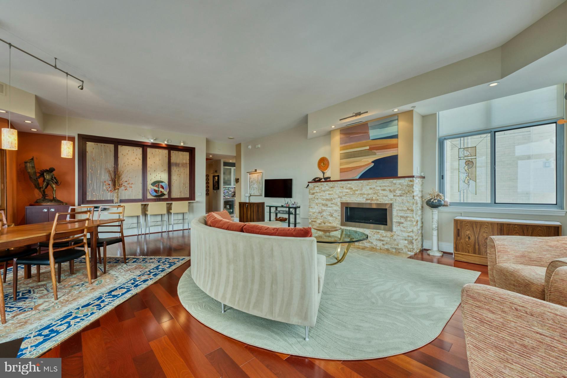 MIDTOWN AT RESTON TOWN CENTER - Residential