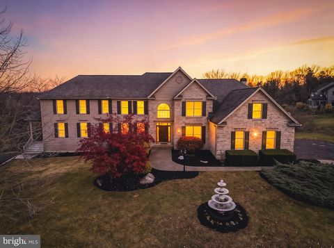 2243 OAKWOOD COURT FOGELSVILLE PA 18051