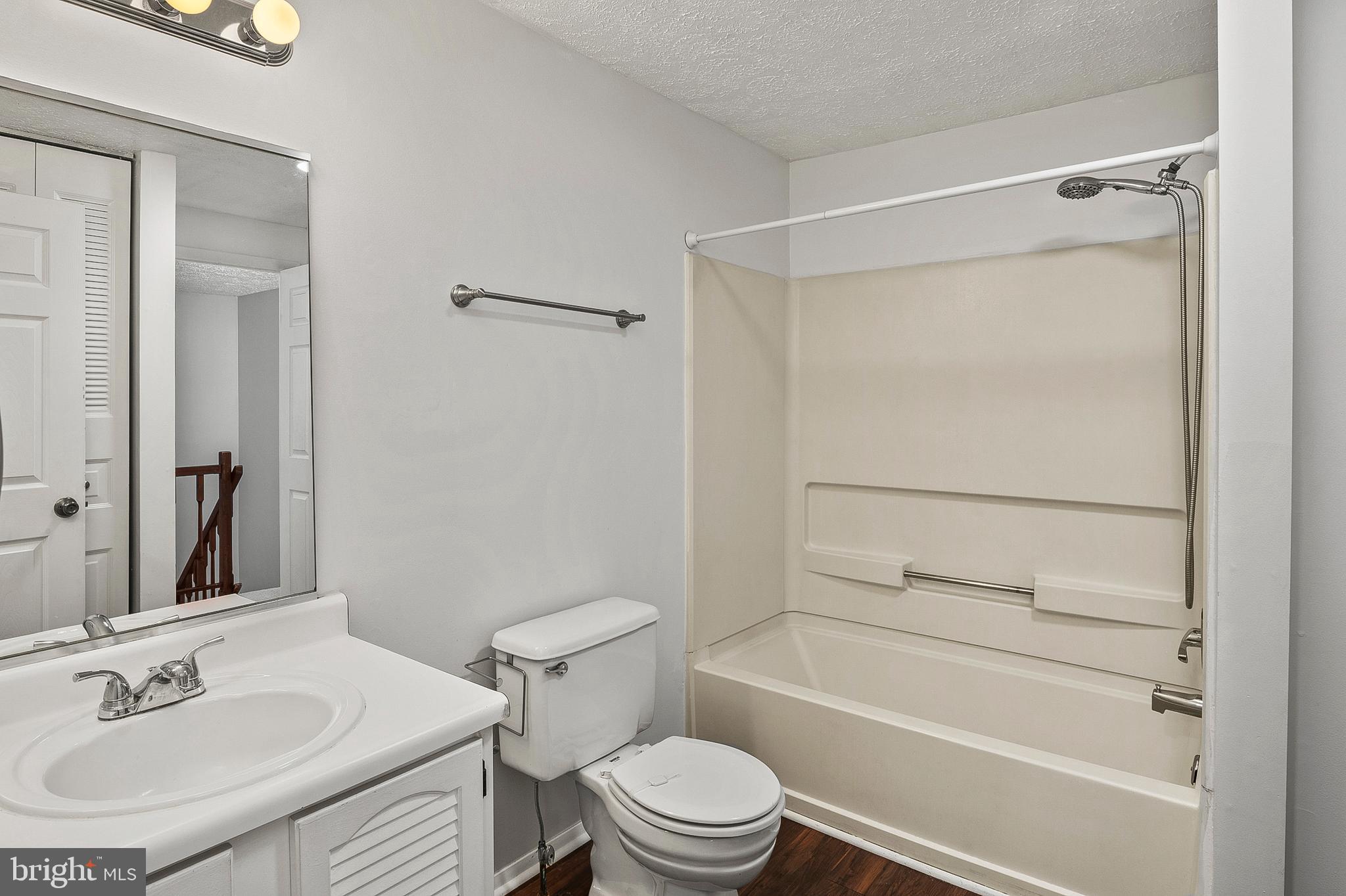 HARMANS WOODS - Residential Lease