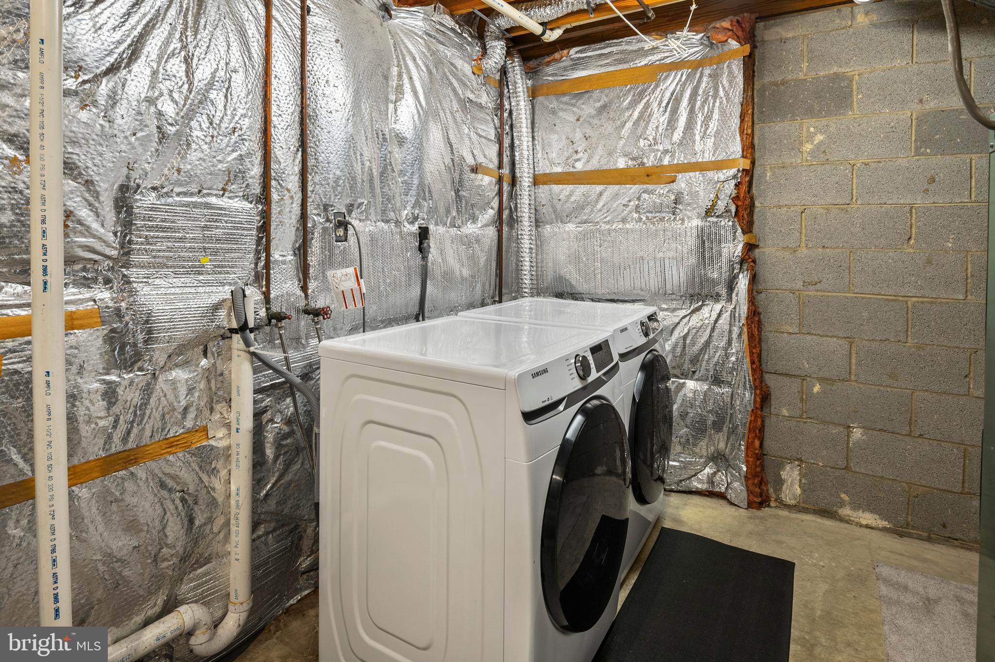 HARMANS WOODS - Residential Lease