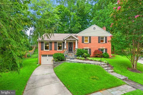 Photo of 4105 DANA CT, KENSINGTON, MD 20895 (MLS # MDMC2103264)