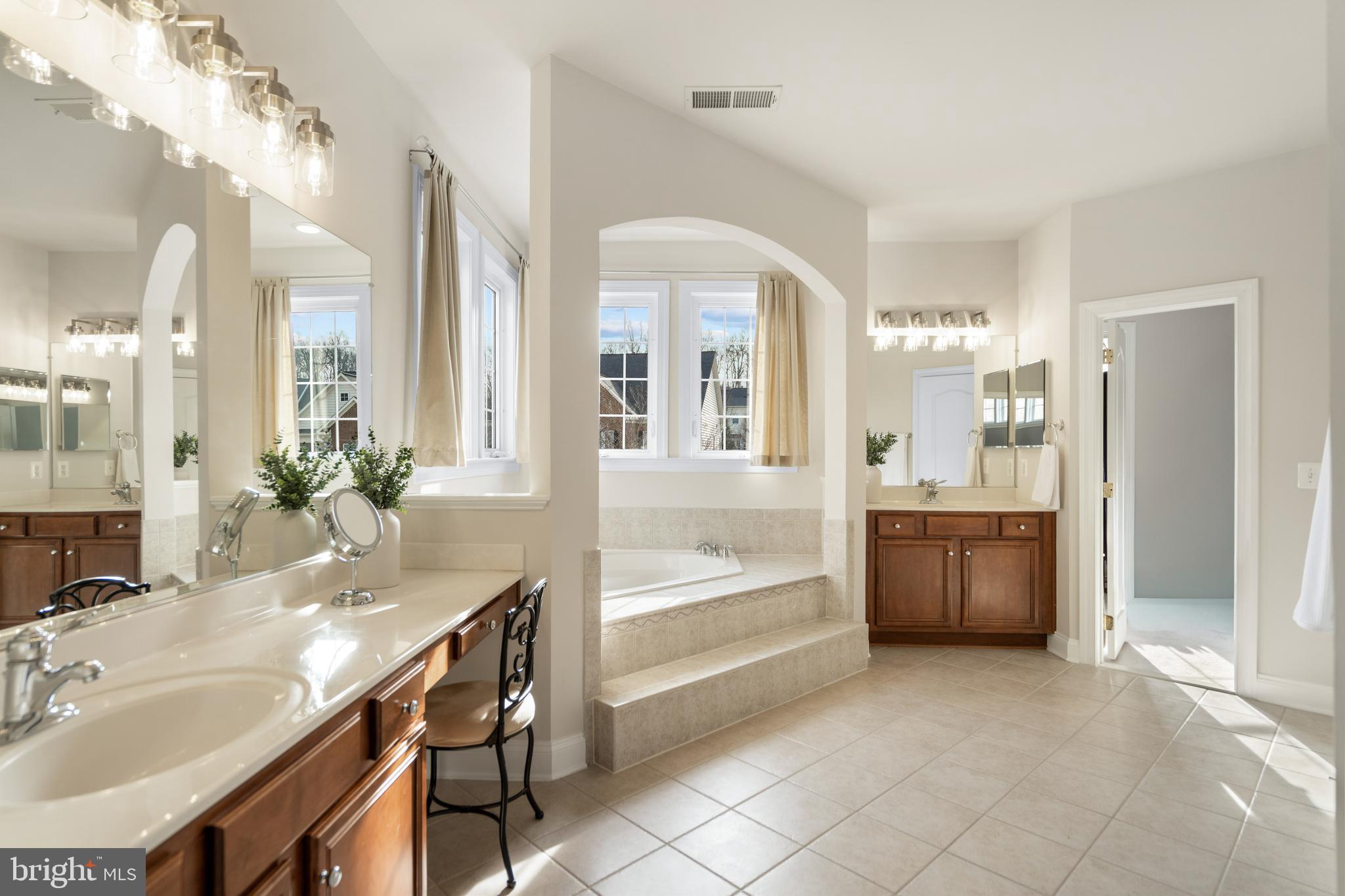 LANSDOWNE ON THE POTOMAC - Residential