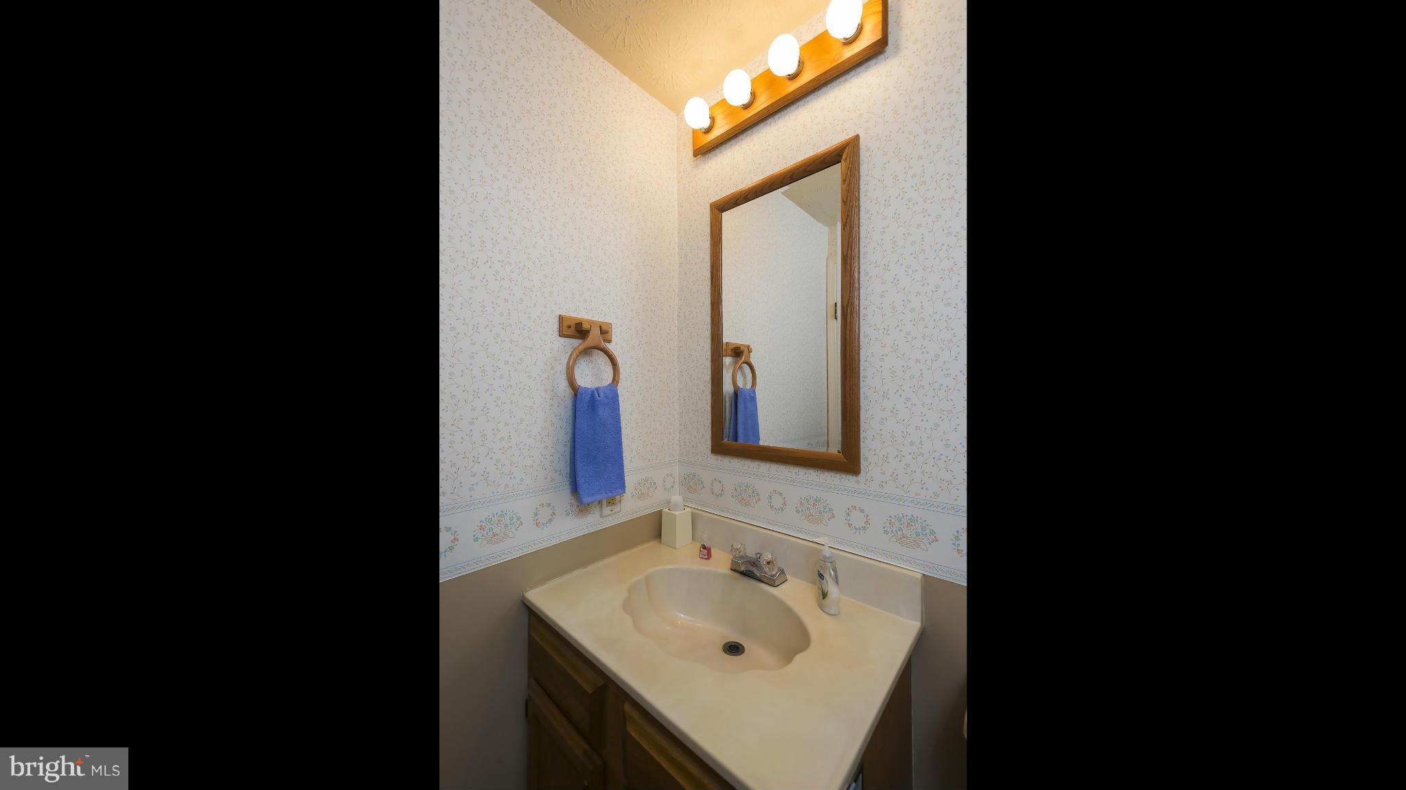 HUNT COUNTRY ESTATES - Residential