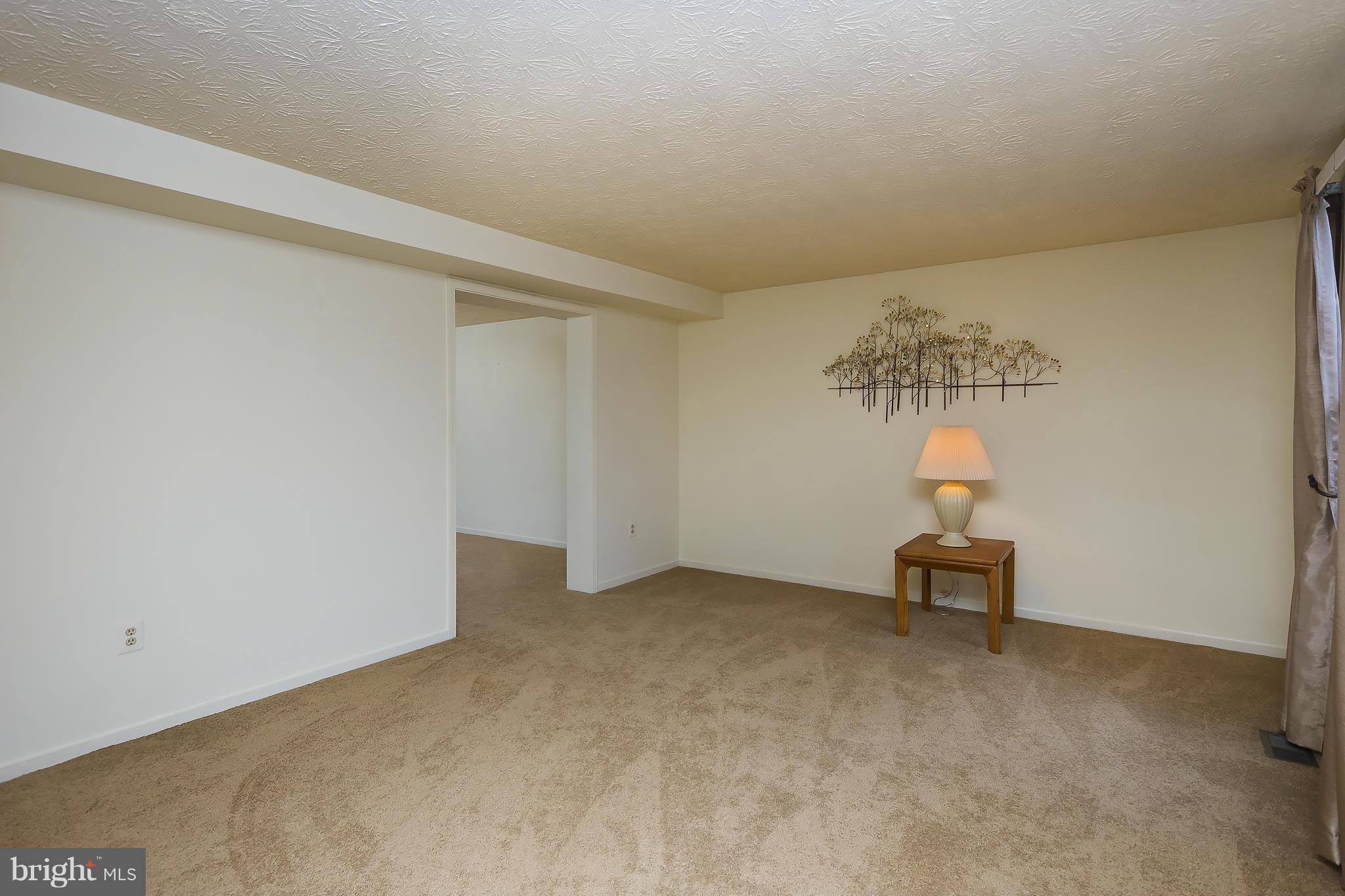 HUNT COUNTRY ESTATES - Residential