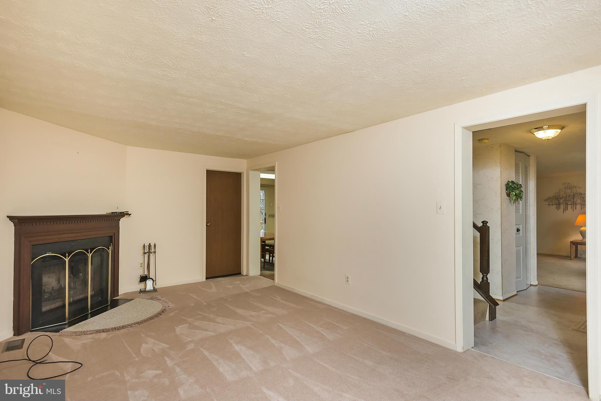 HUNT COUNTRY ESTATES - Residential