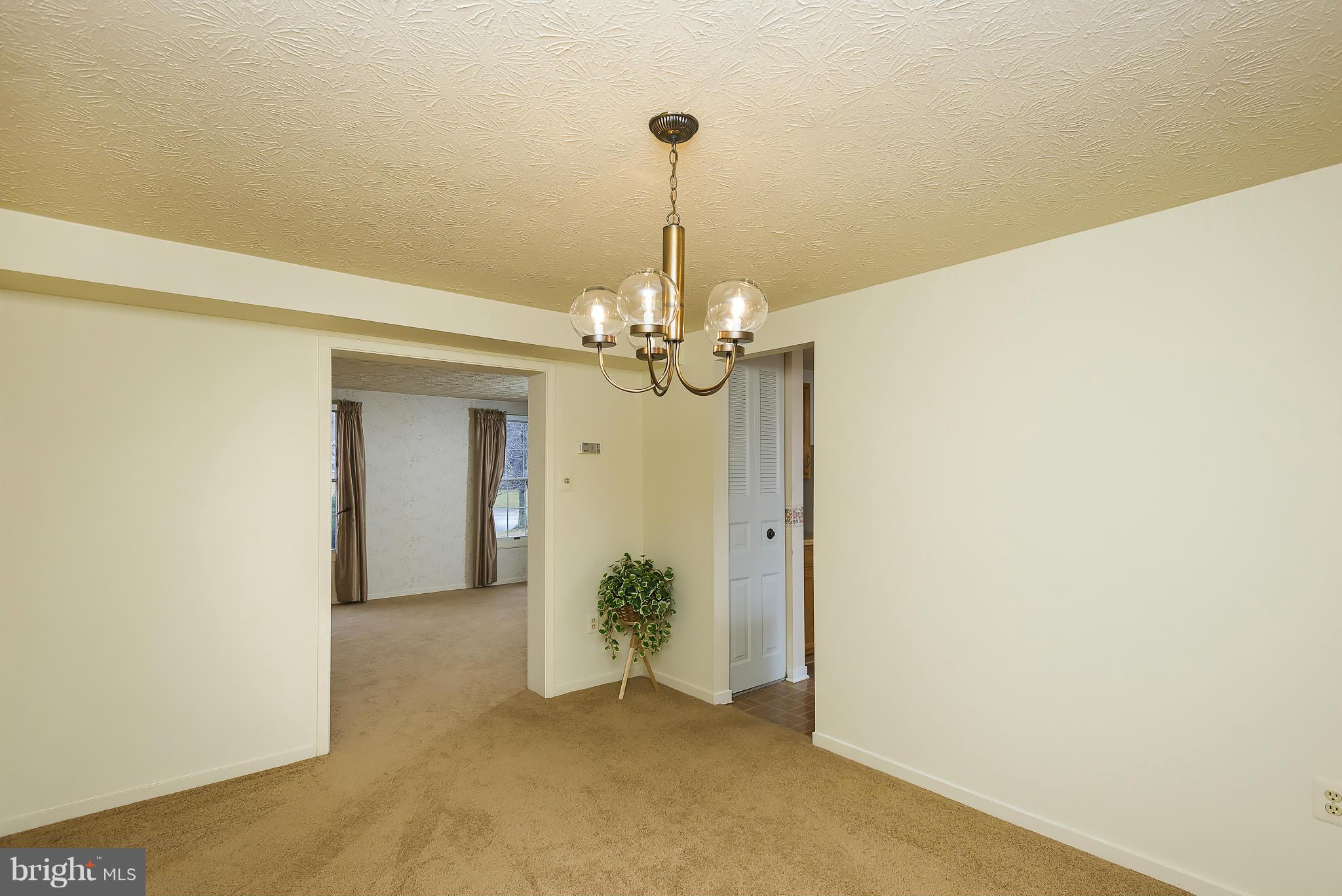 HUNT COUNTRY ESTATES - Residential