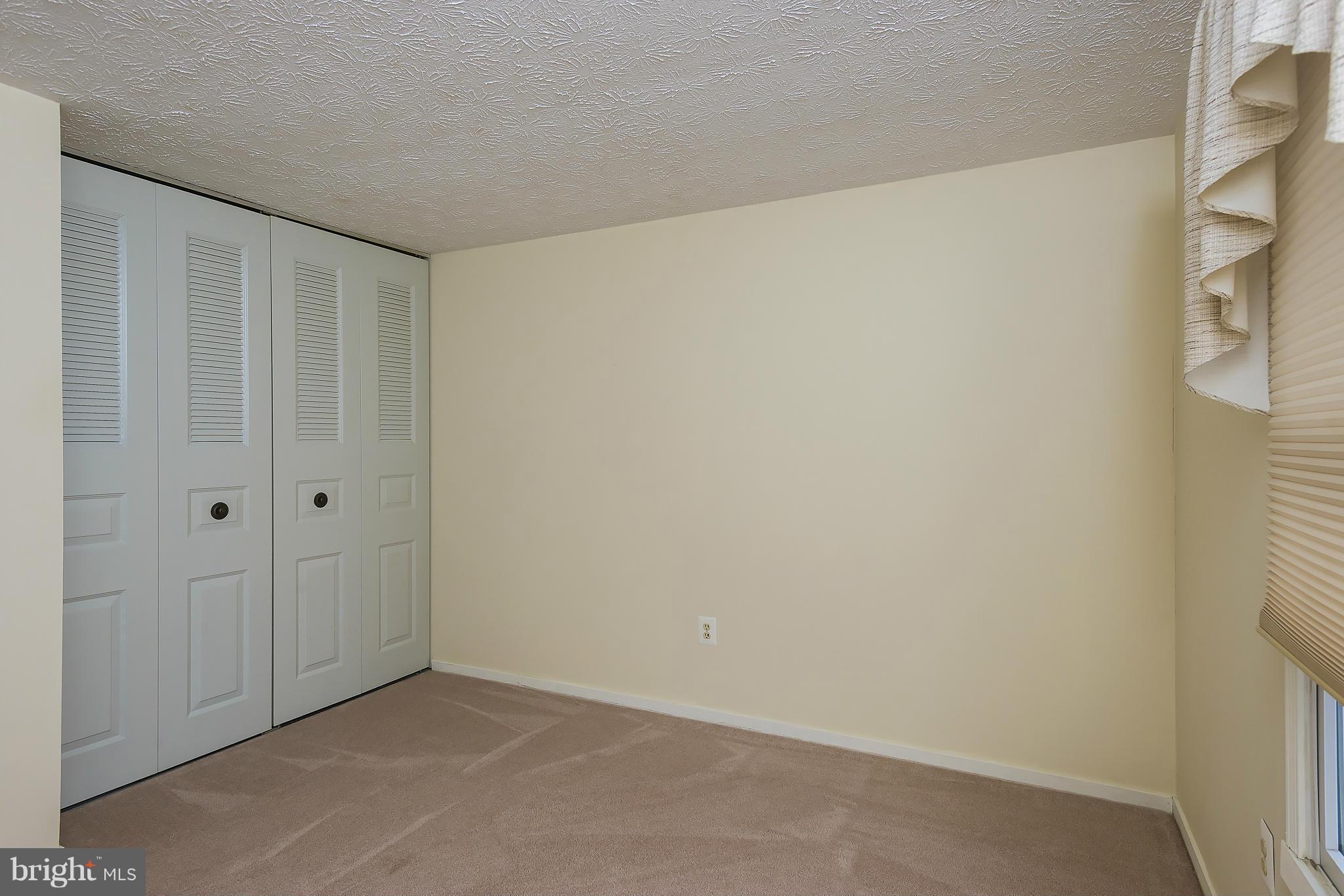 HUNT COUNTRY ESTATES - Residential