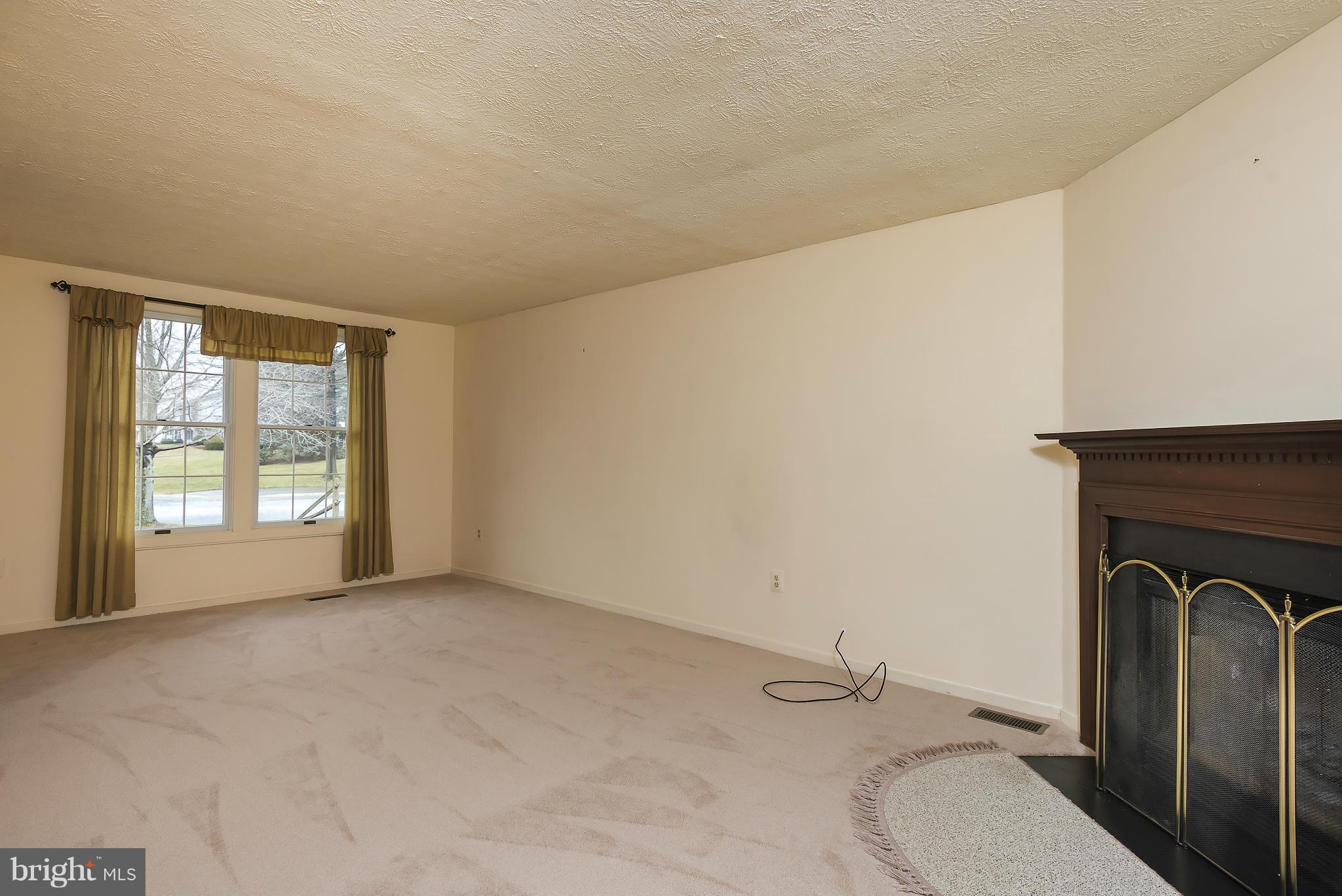 HUNT COUNTRY ESTATES - Residential