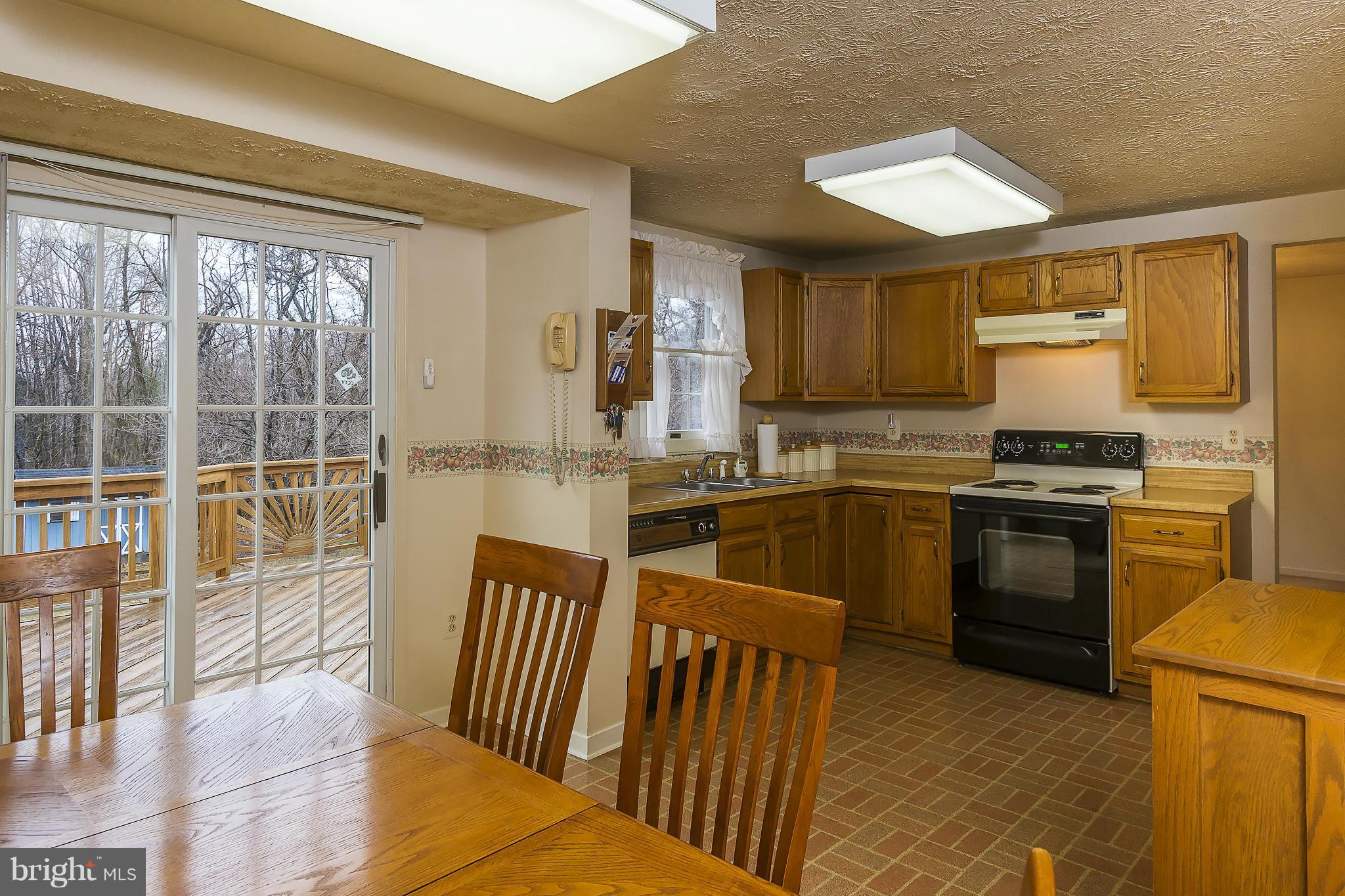 HUNT COUNTRY ESTATES - Residential