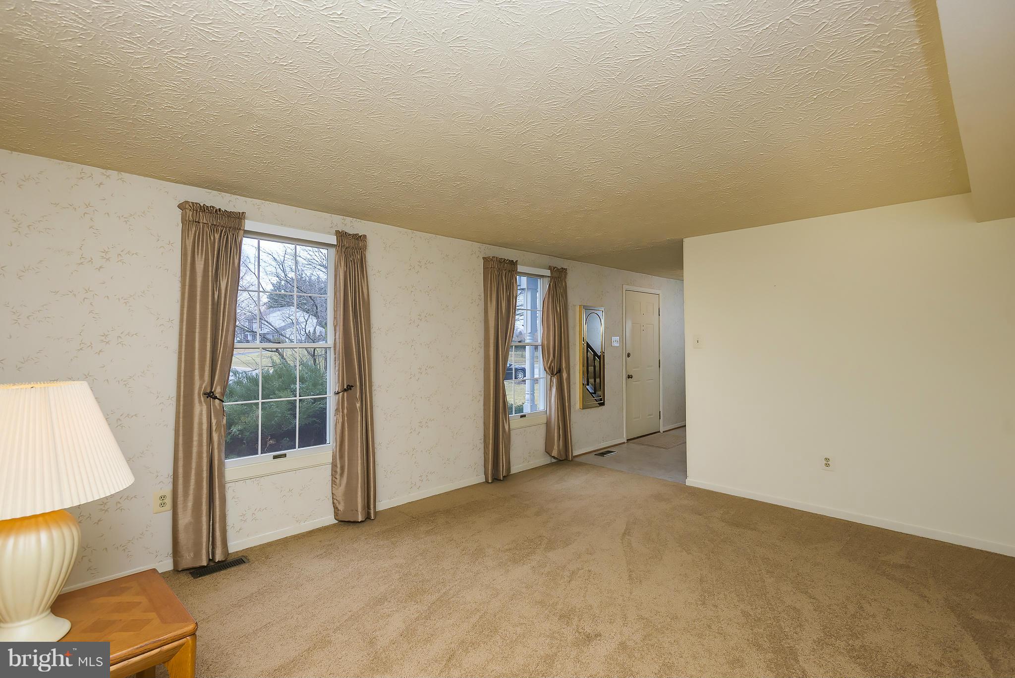 HUNT COUNTRY ESTATES - Residential