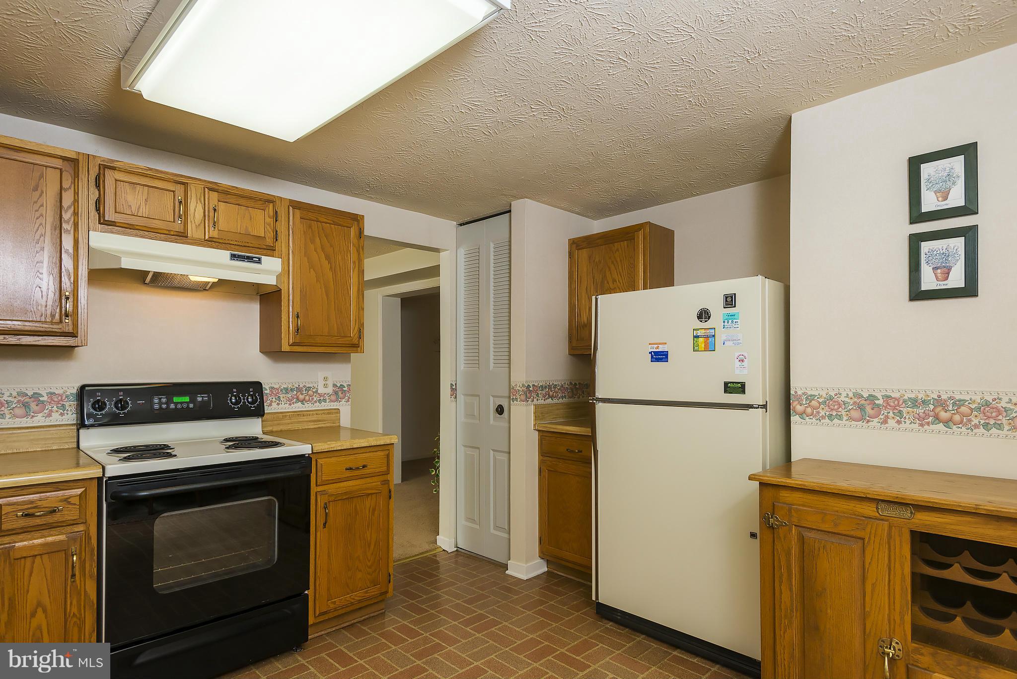 HUNT COUNTRY ESTATES - Residential