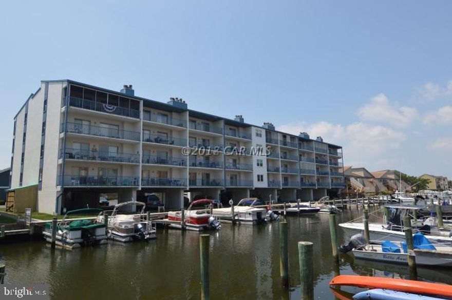 QUARTER Timeshare / 13 weeks - Interval D. Beautifully maintained waterfront property with Open Great room. Nice balcony overlooking canal. Also a fireplace for cozy evenings!