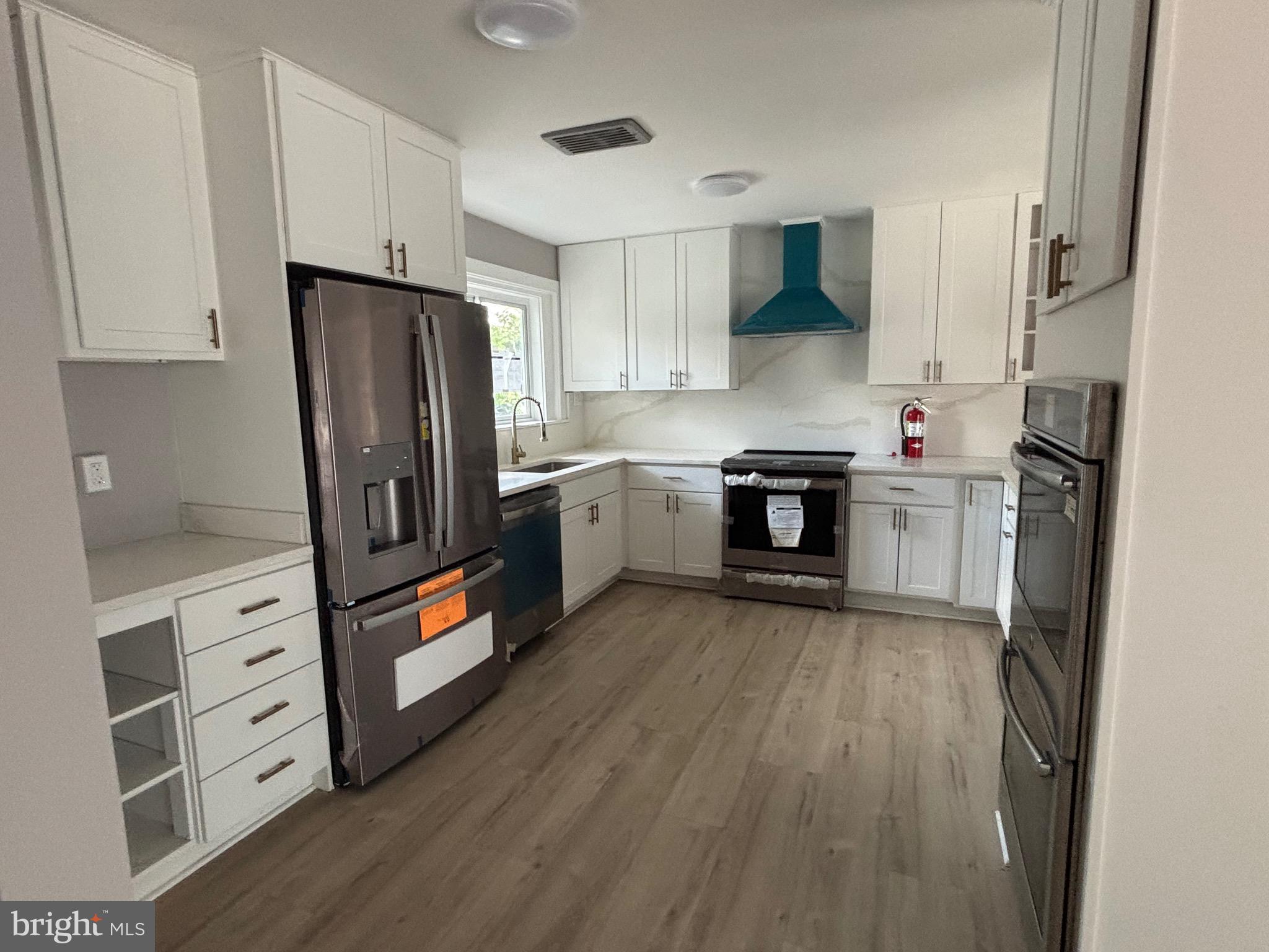 CHESTNUT HILL - Residential