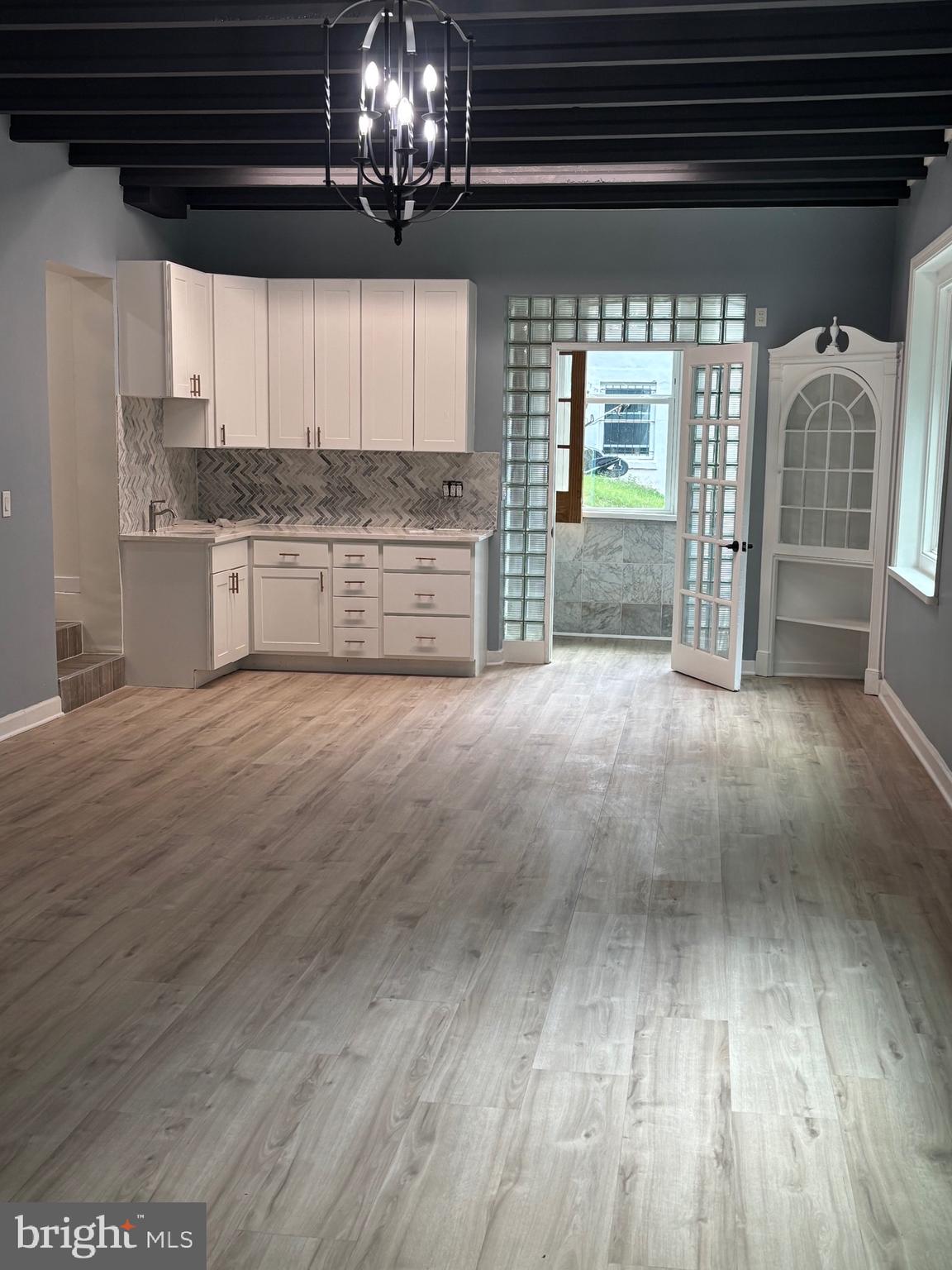 CHESTNUT HILL - Residential