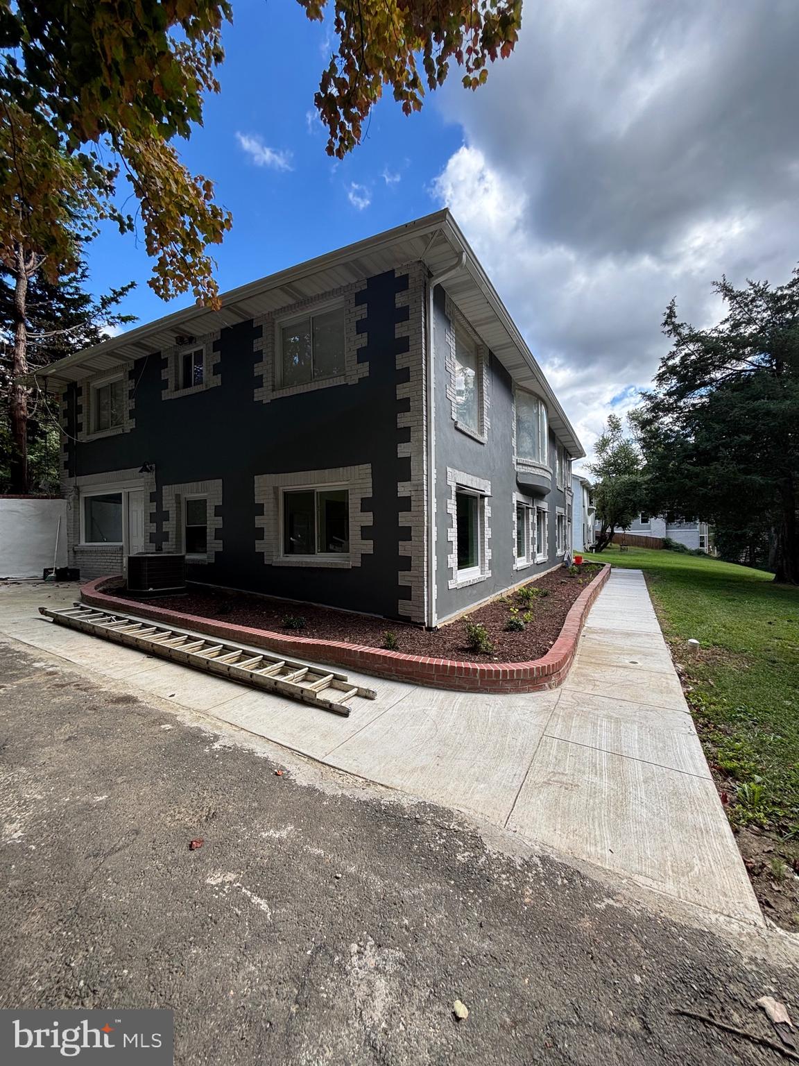 CHESTNUT HILL - Residential