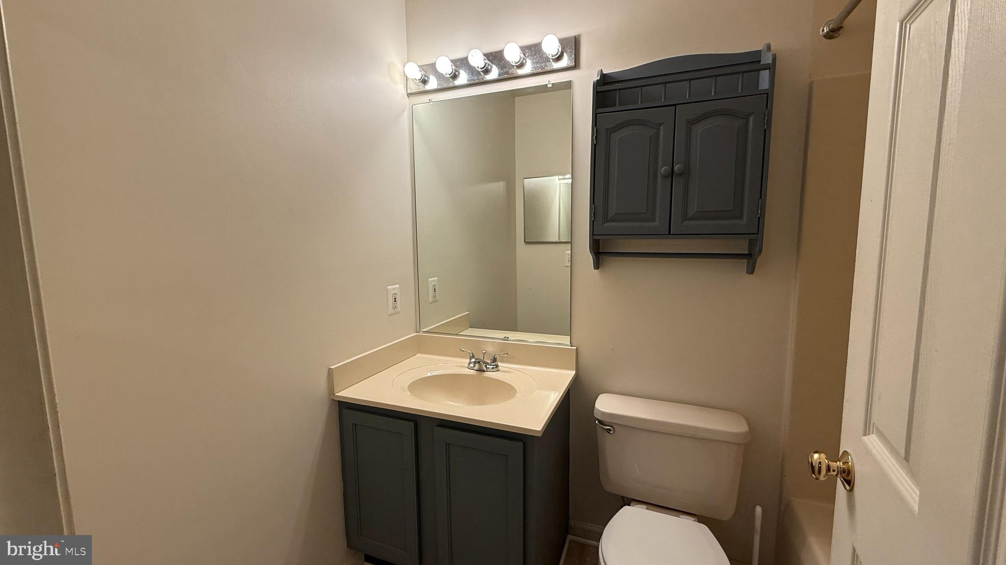 SOUTH OAKS - Residential Lease