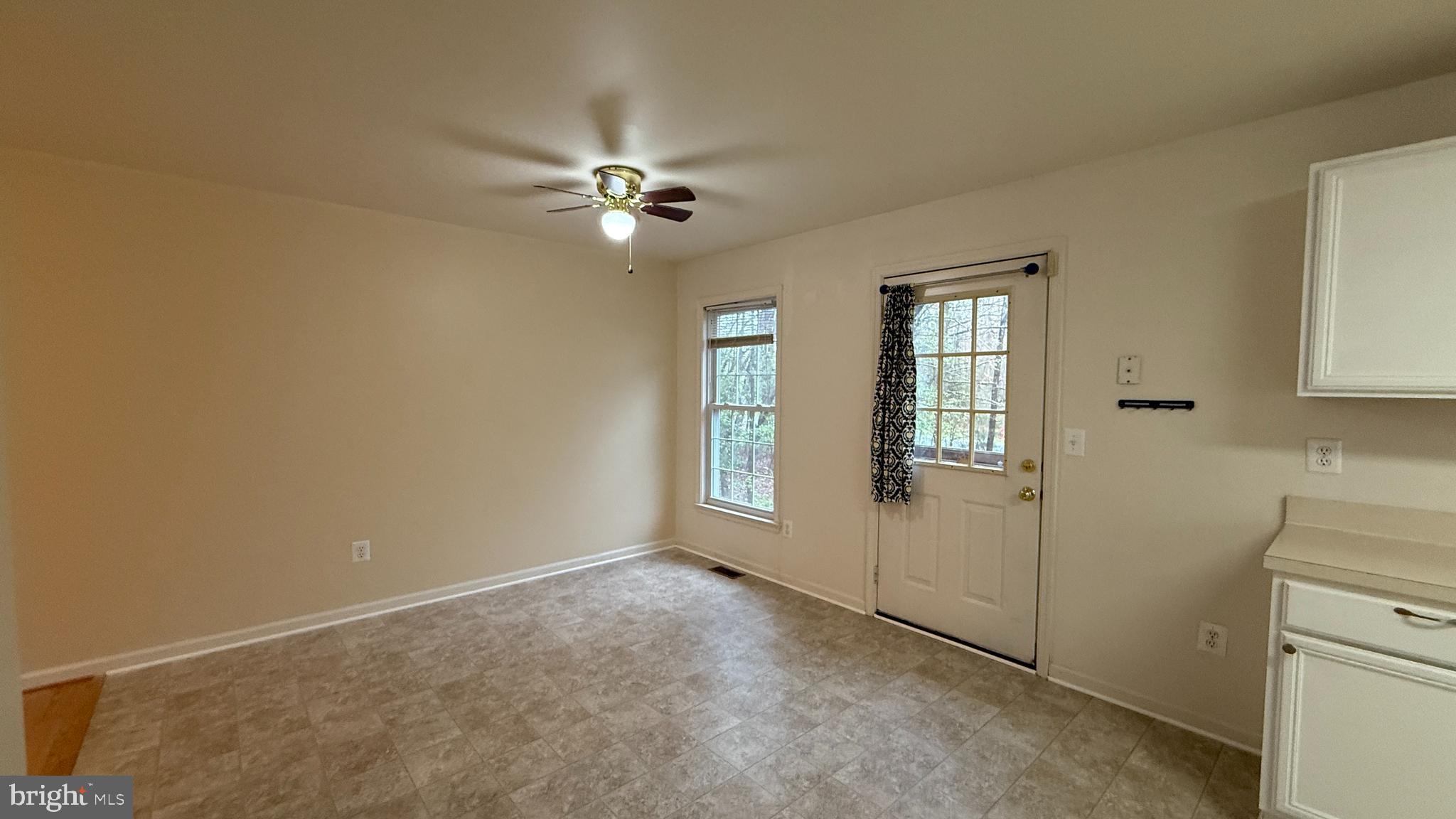 SOUTH OAKS - Residential Lease