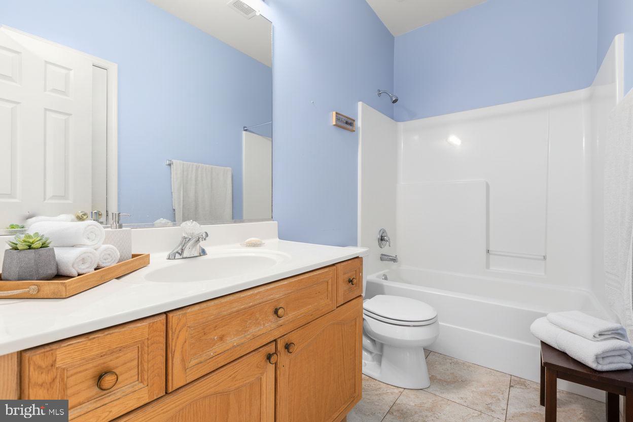 STAFFORD LAKES VILLAGE - Residential