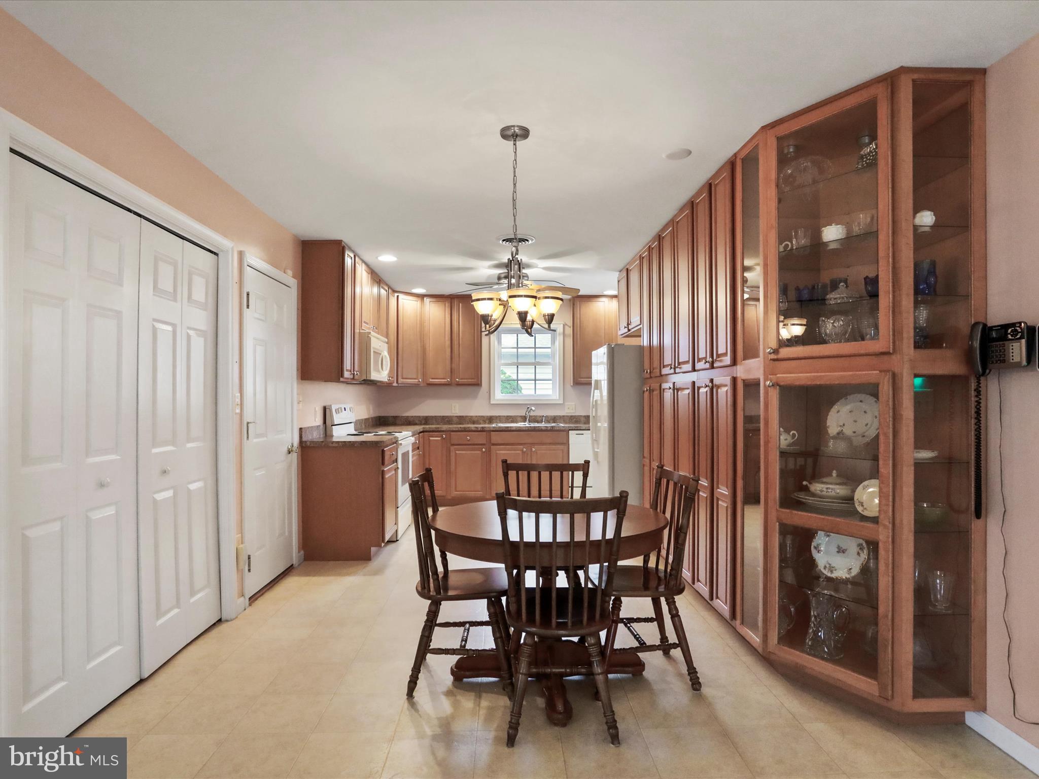 ENCLAVE - Residential