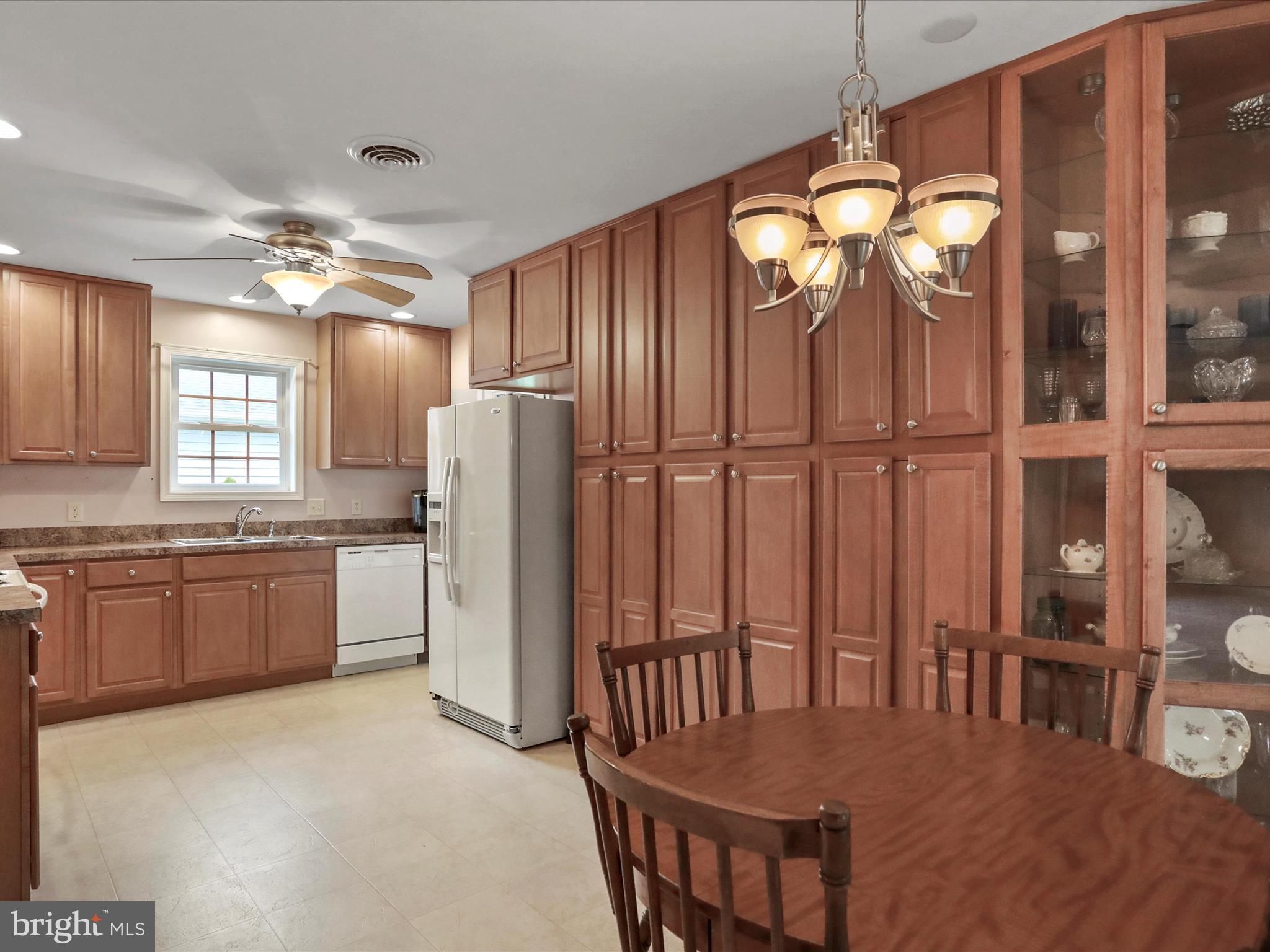 ENCLAVE - Residential