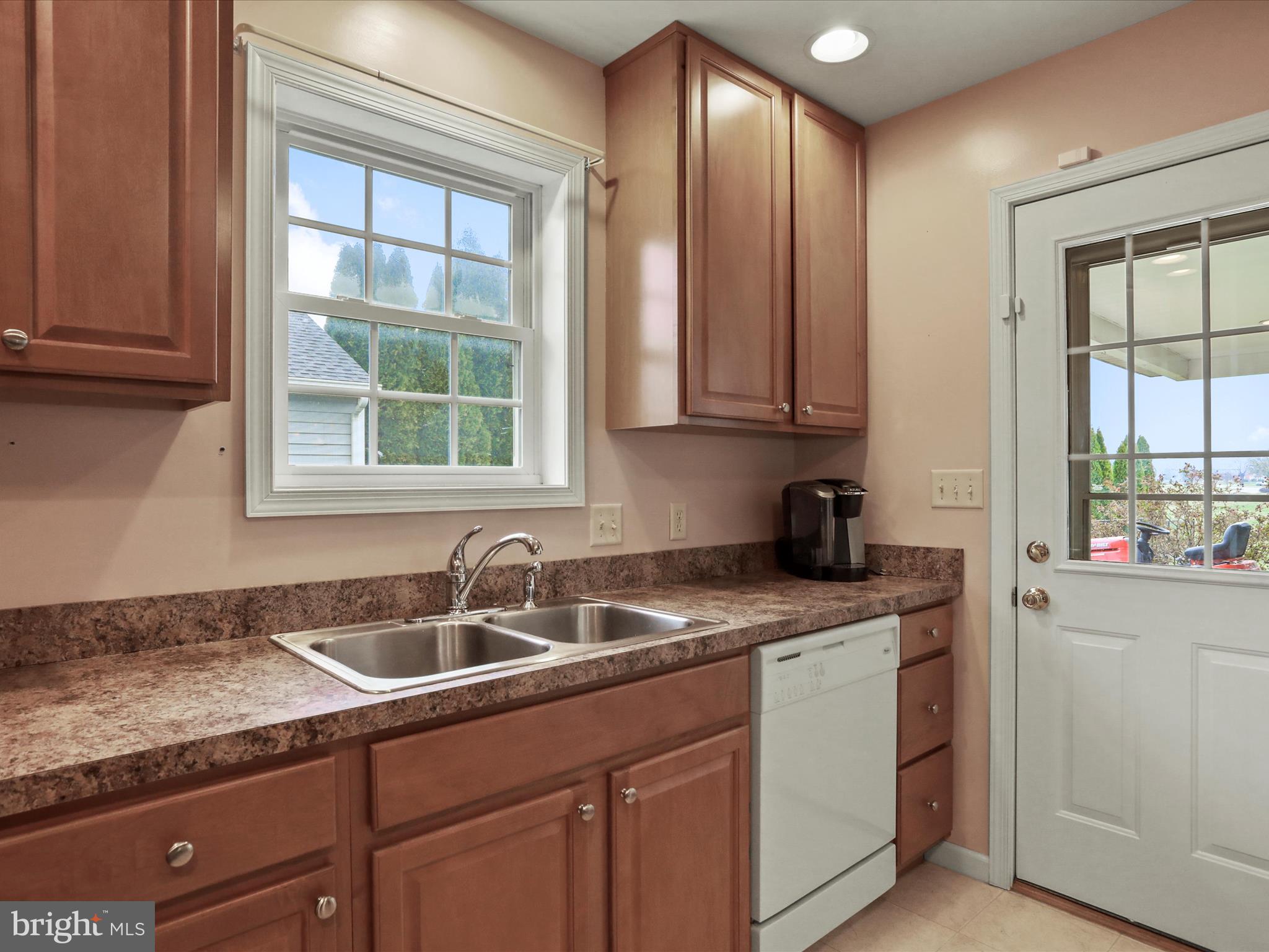 ENCLAVE - Residential