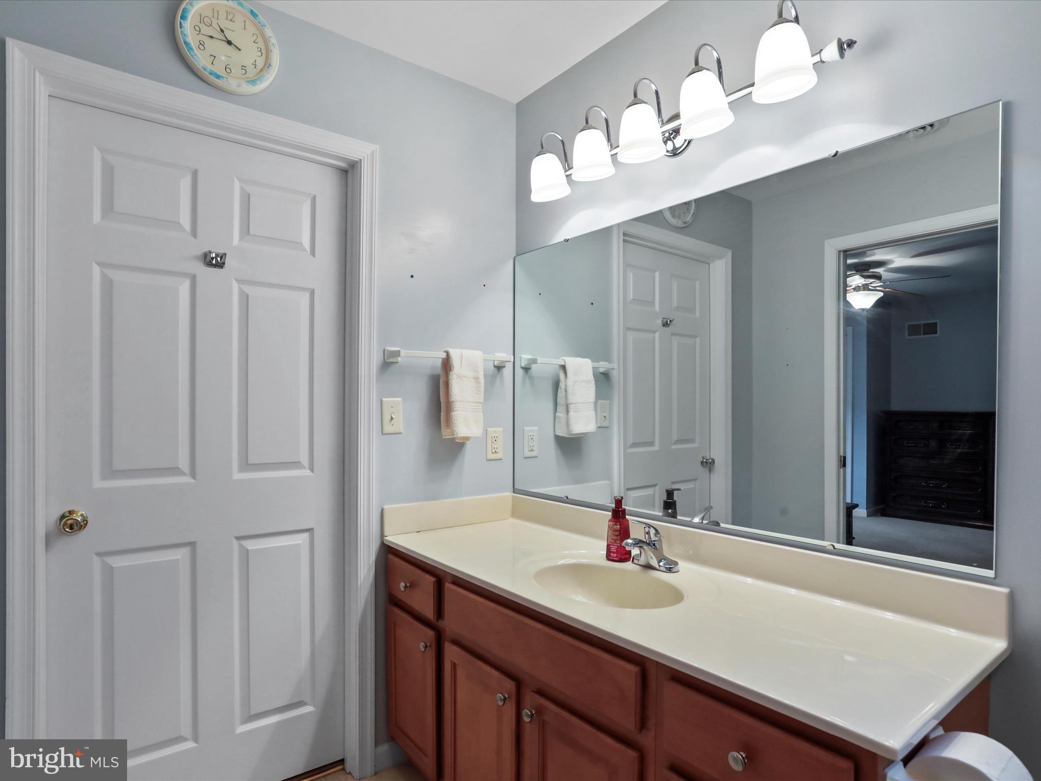 ENCLAVE - Residential