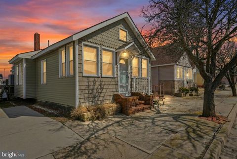 313 W JUNIPER AVENUE WILDWOOD NJ 08260