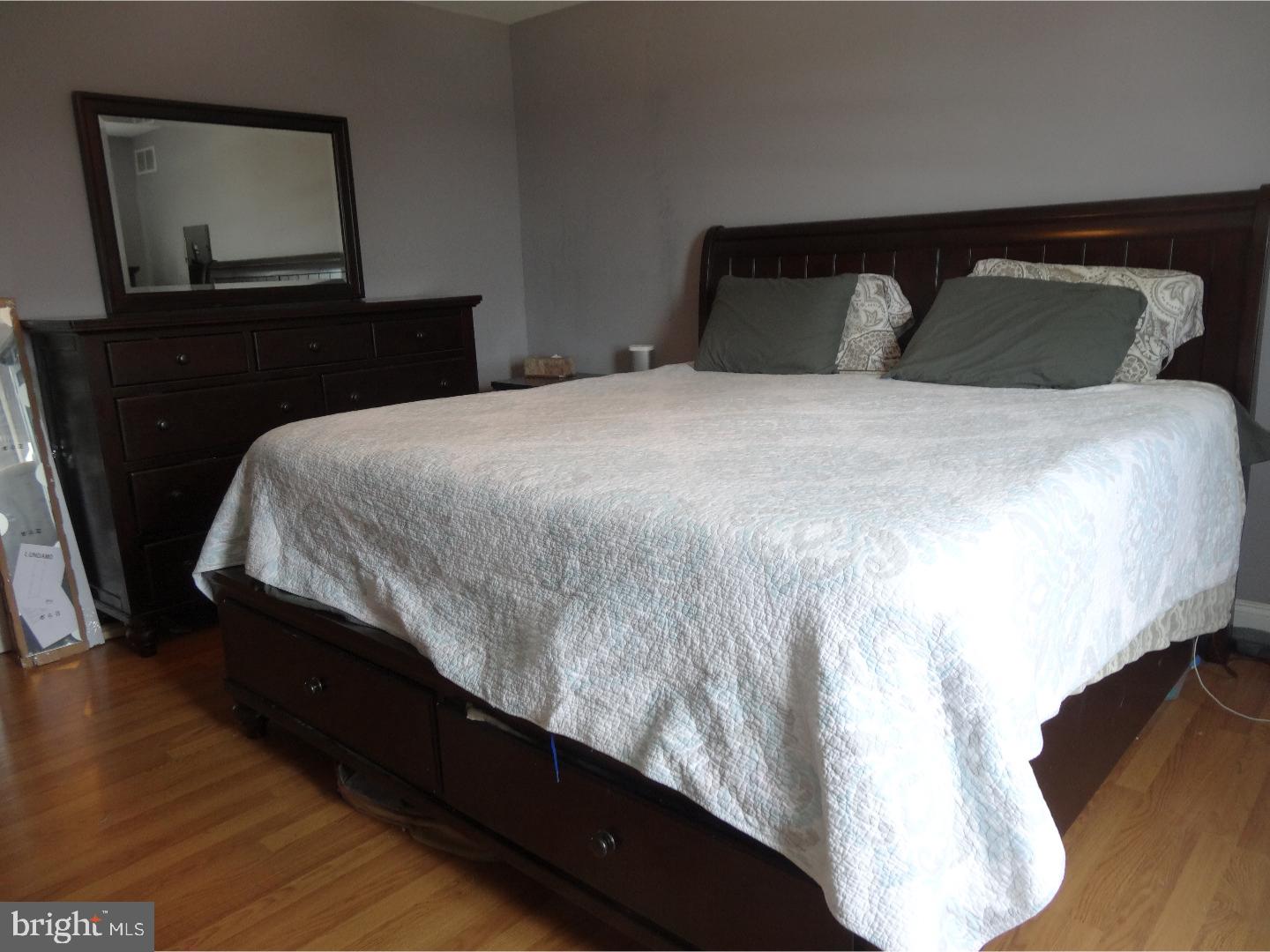 ROXBOROUGH - Residential