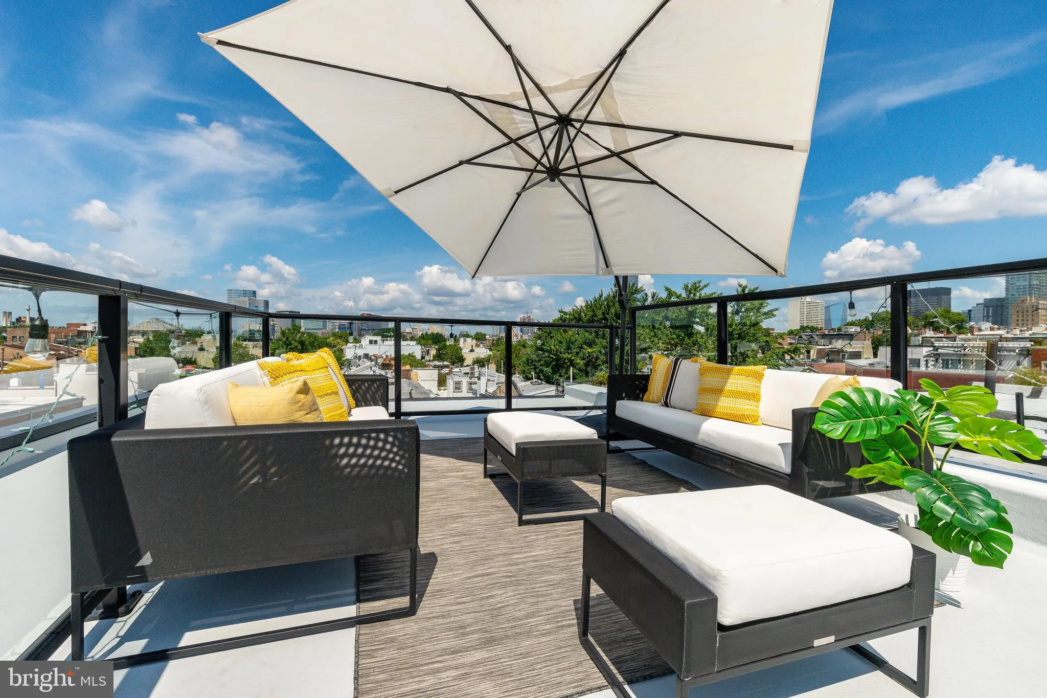 Philadelphia, Pennsylvania 19146, United States, 4 Bedrooms Bedrooms, ,4 BathroomsBathrooms,Residential,Coming Soon,179817