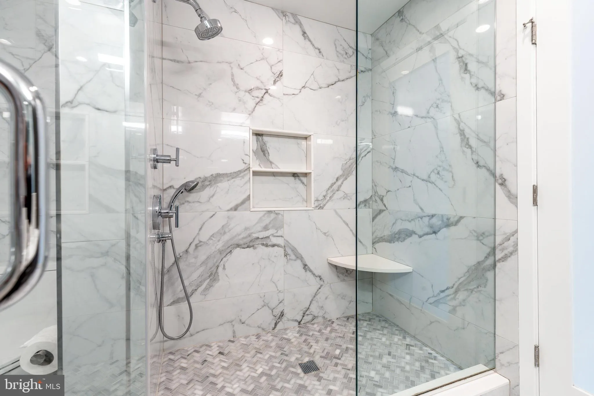 Philadelphia, Pennsylvania 19146, United States, 4 Bedrooms Bedrooms, ,4 BathroomsBathrooms,Residential,Coming Soon,179817