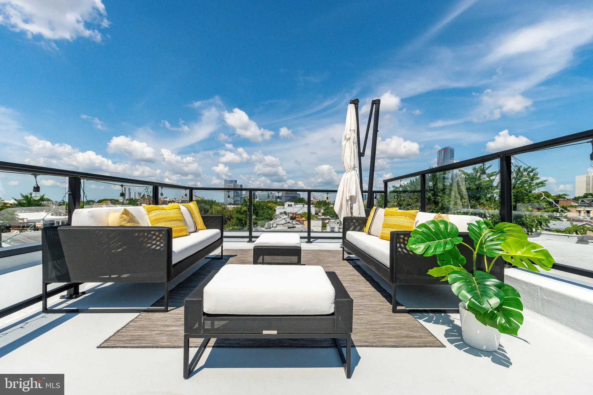 Philadelphia, Pennsylvania 19146, United States, 4 Bedrooms Bedrooms, ,4 BathroomsBathrooms,Residential,Coming Soon,179817