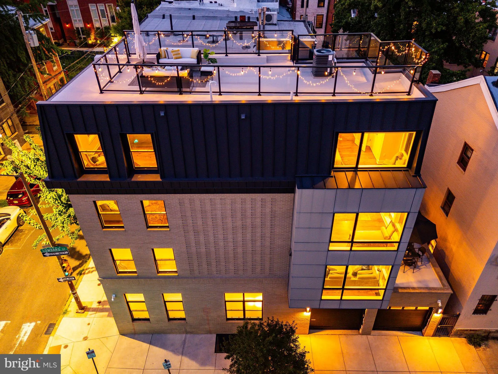 Philadelphia, Pennsylvania 19146, United States, 4 Bedrooms Bedrooms, ,4 BathroomsBathrooms,Residential,Coming Soon,179817