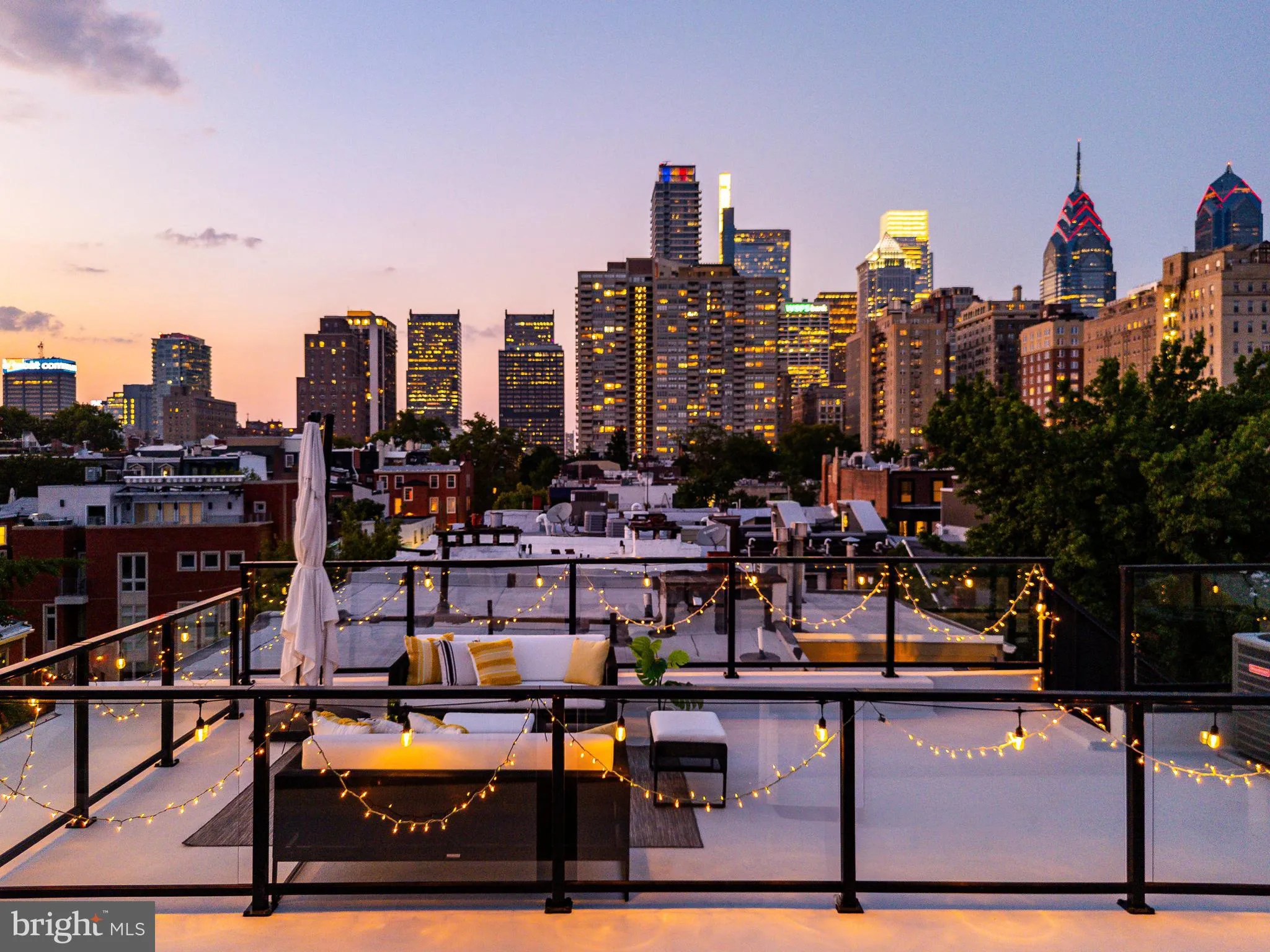 Philadelphia, Pennsylvania 19146, United States, 4 Bedrooms Bedrooms, ,4 BathroomsBathrooms,Residential,Coming Soon,179817