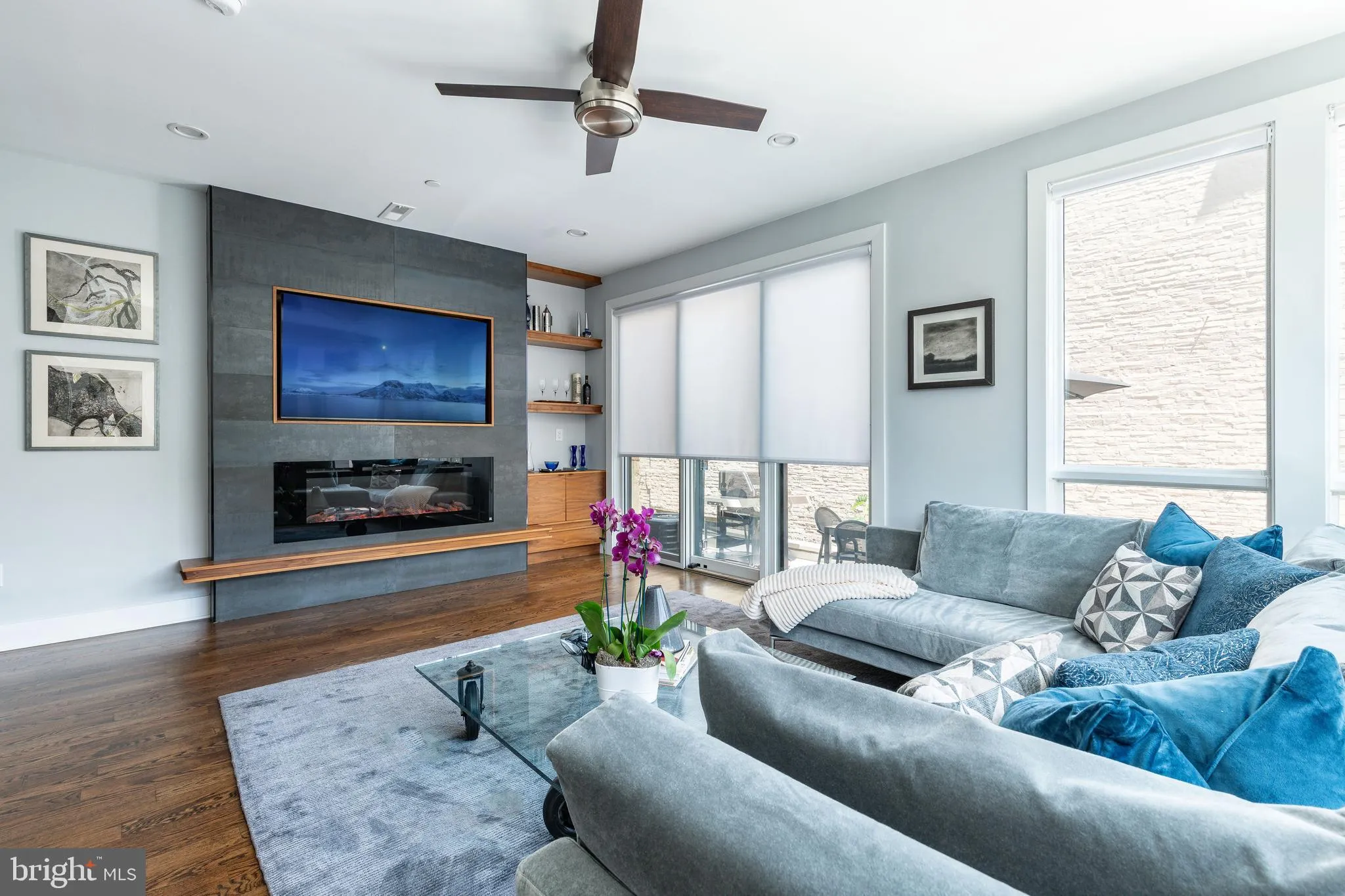 Philadelphia, Pennsylvania 19146, United States, 4 Bedrooms Bedrooms, ,4 BathroomsBathrooms,Residential,Coming Soon,179817