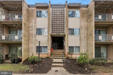 Photo of 12415 Braxfield Court #12-550, ROCKVILLE, MD 20852 (MLS # MDMC2218398)