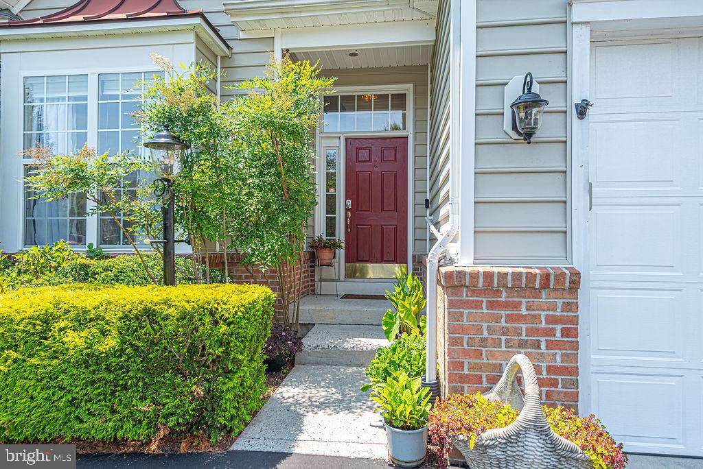 6 EASTON AVENUE