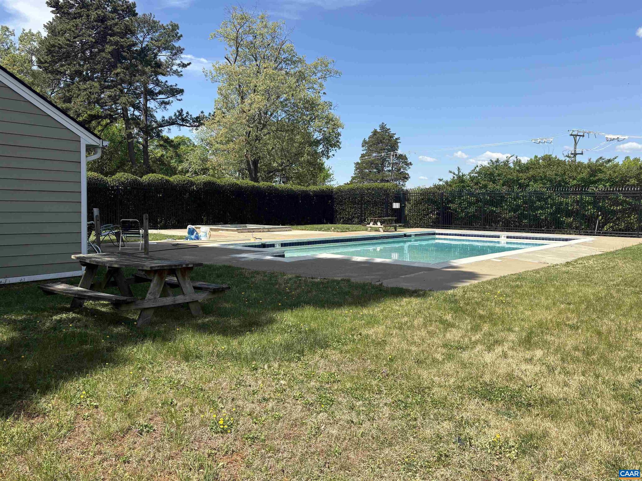 STONEHENGE - Residential