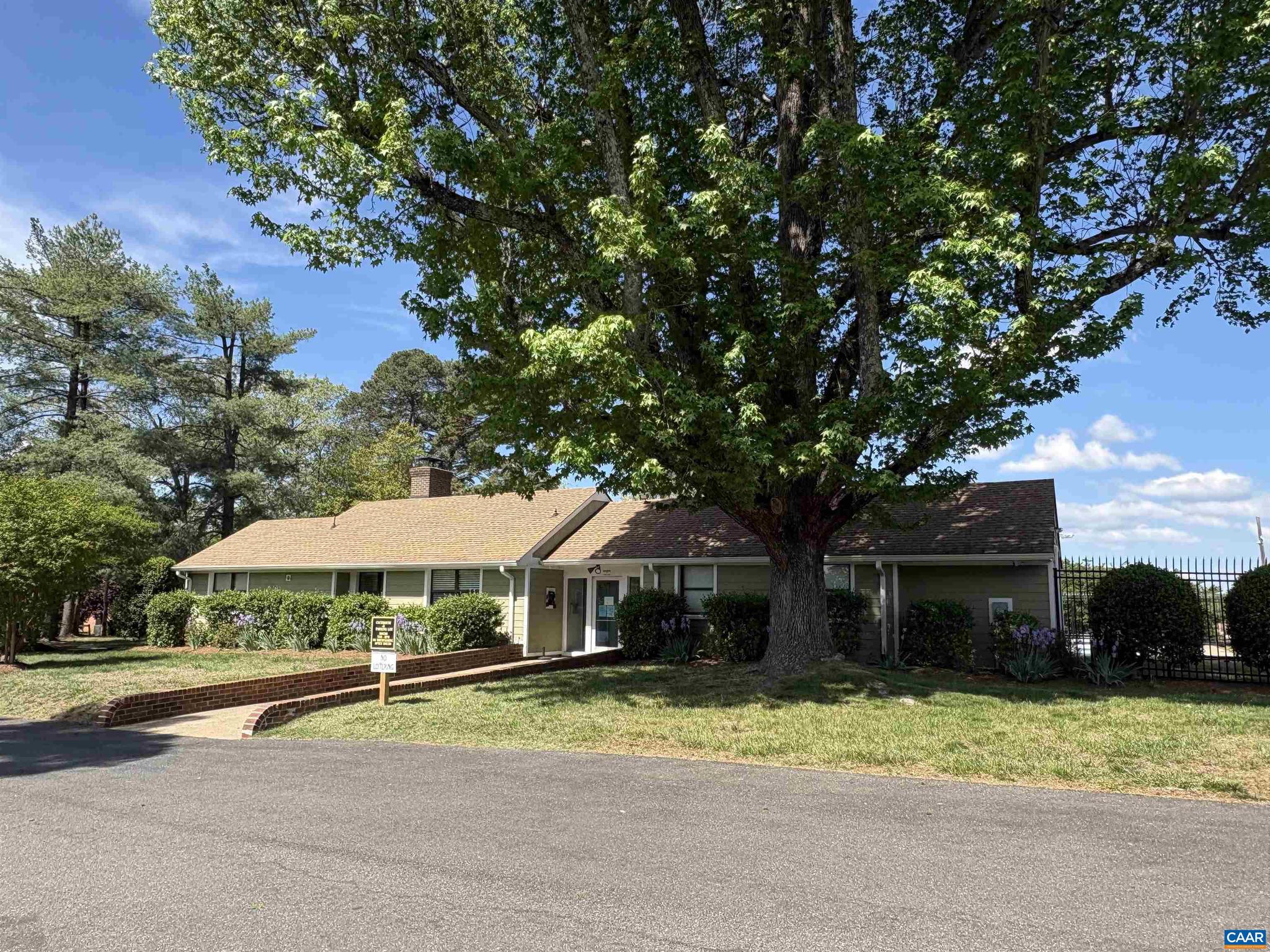 STONEHENGE - Residential