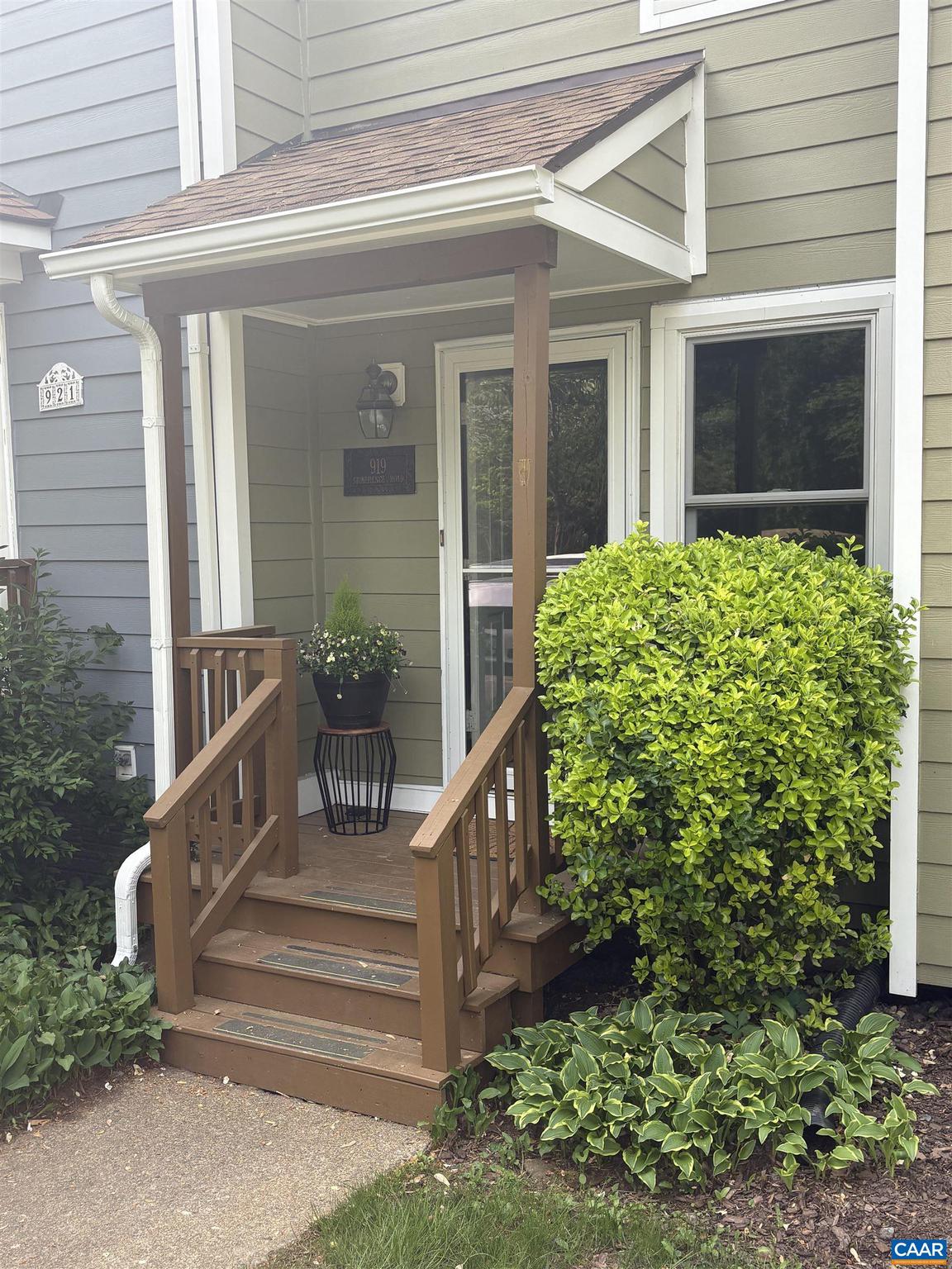 STONEHENGE - Residential