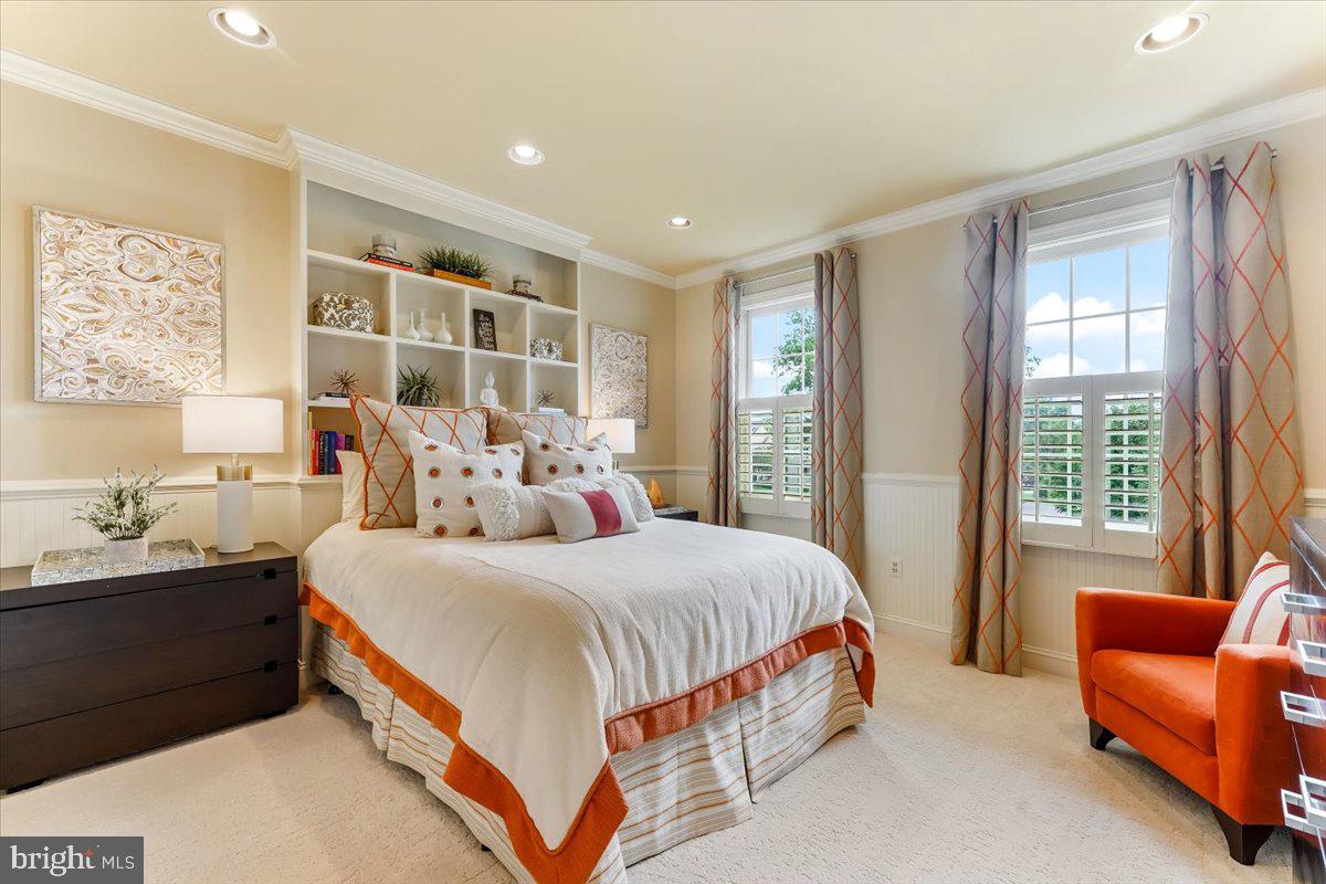 EST AT MILL CREEK - Residential