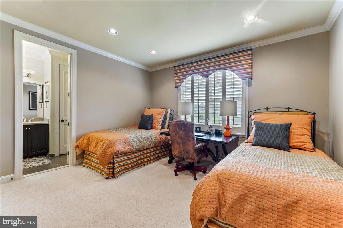 EST AT MILL CREEK - Residential