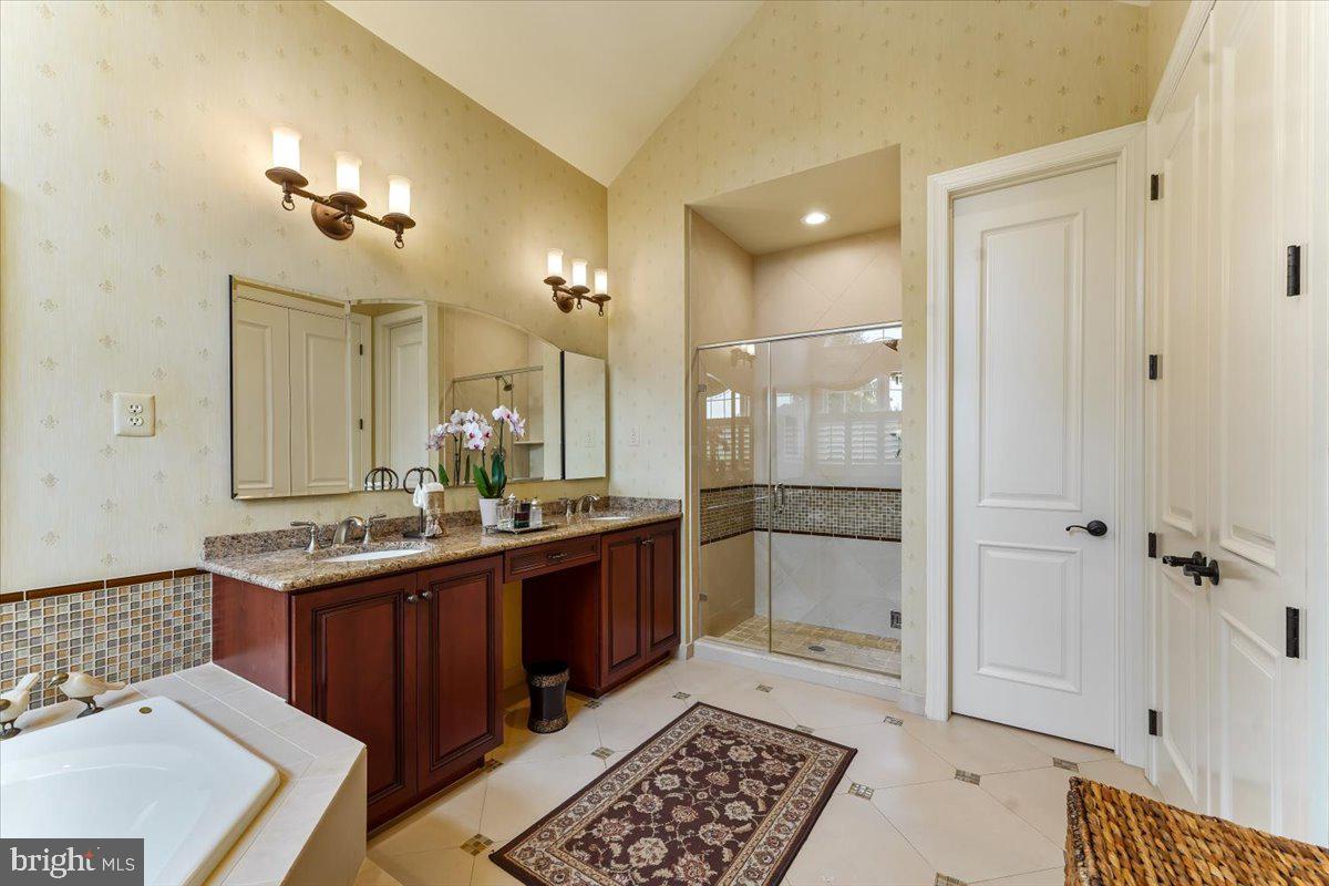 EST AT MILL CREEK - Residential