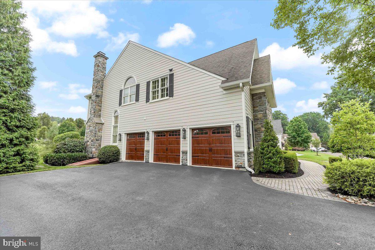 EST AT MILL CREEK - Residential