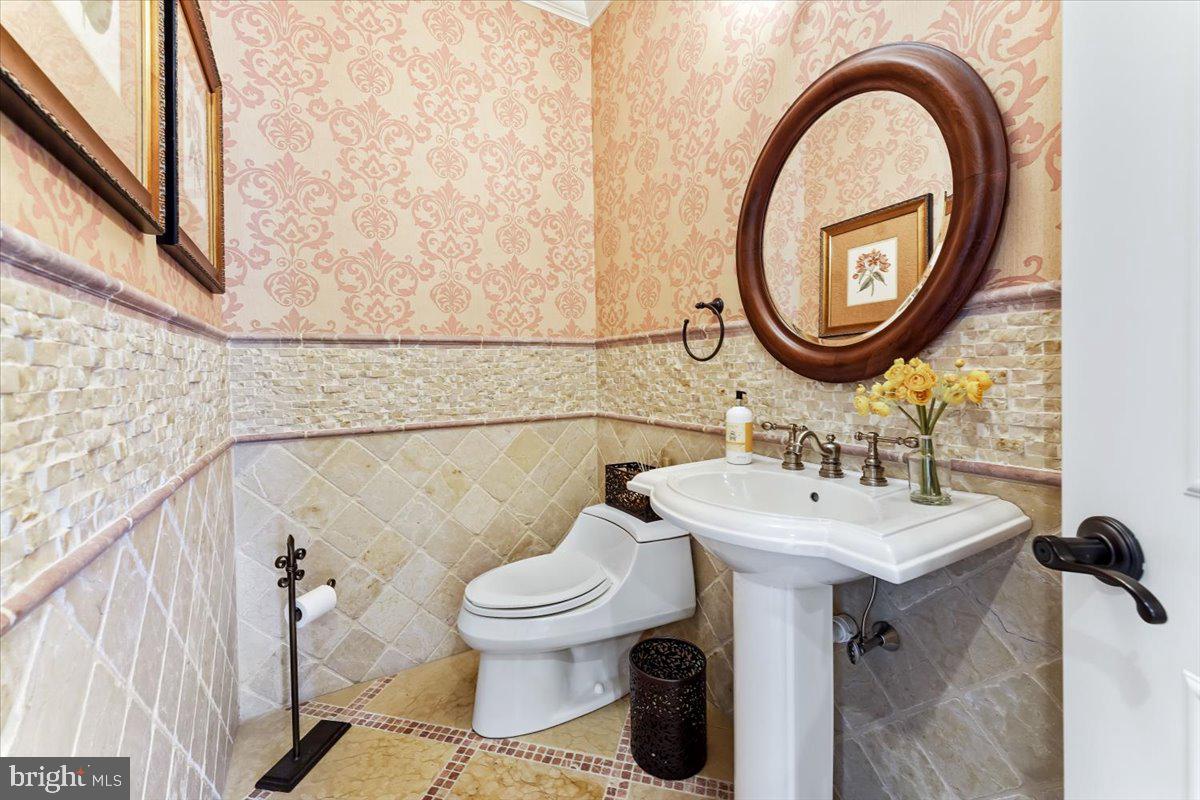 EST AT MILL CREEK - Residential