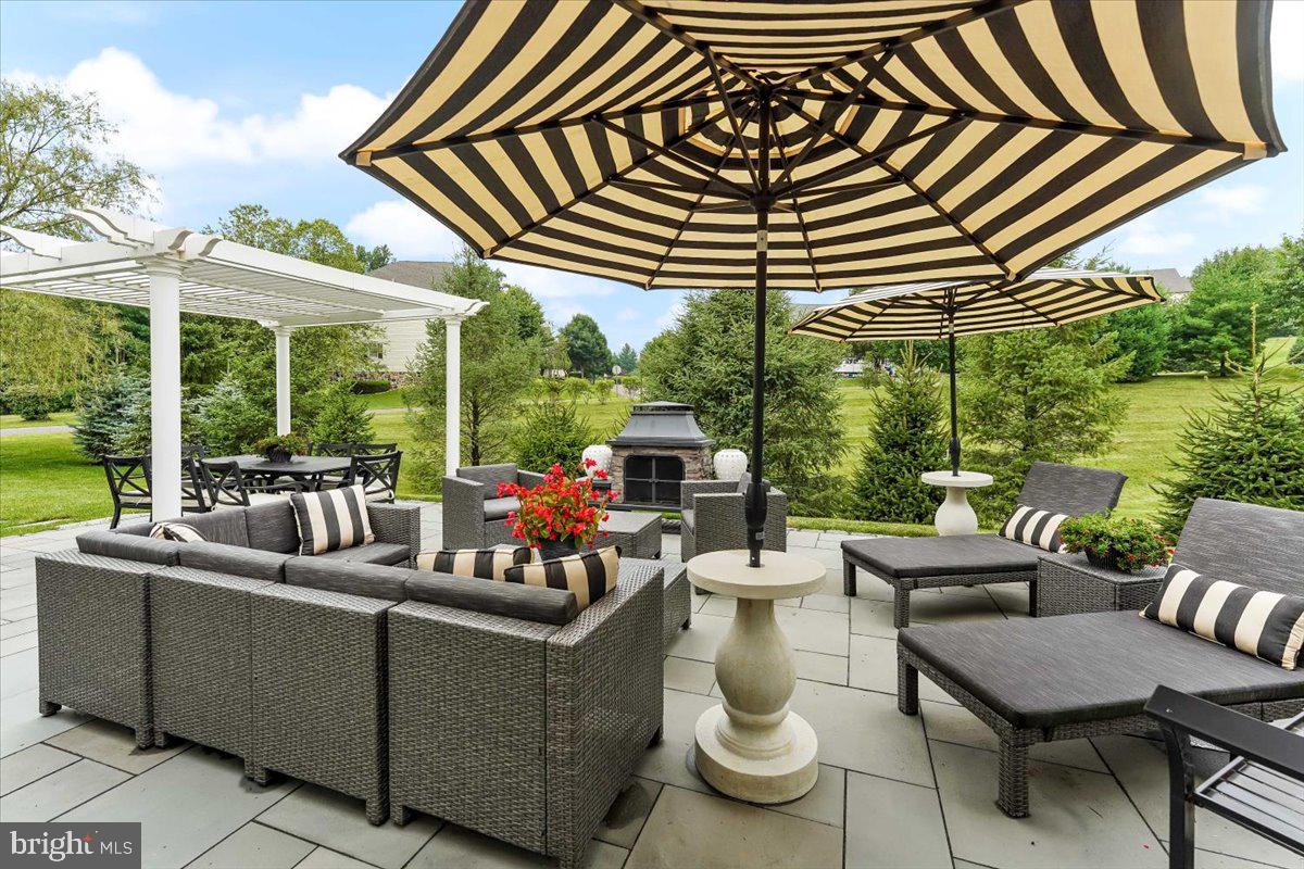 EST AT MILL CREEK - Residential